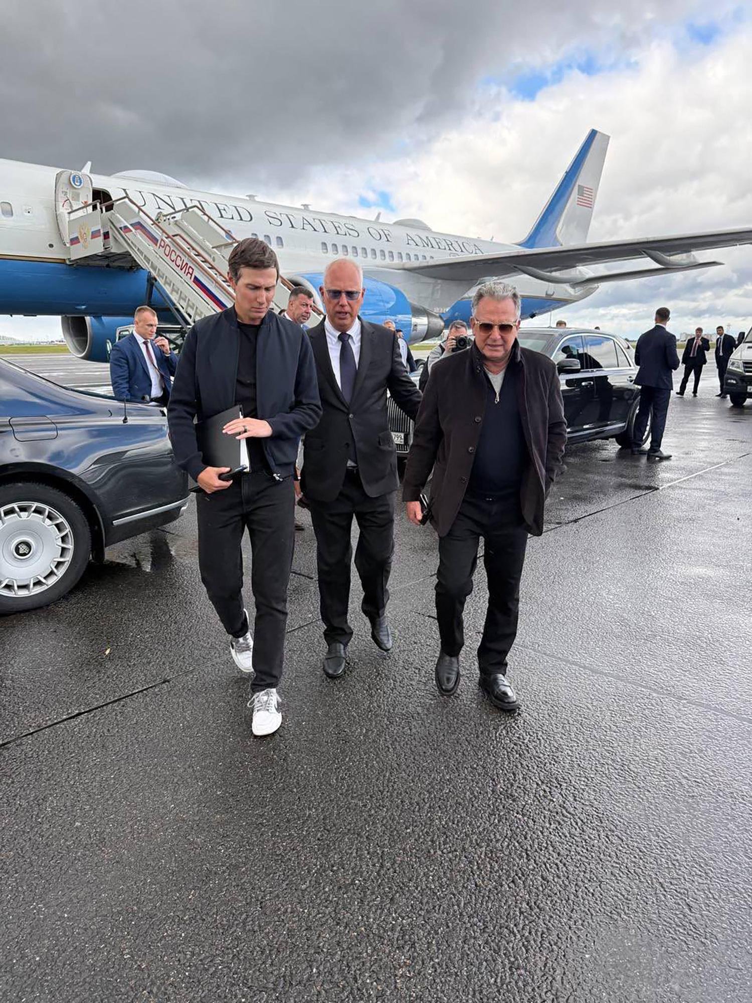 Enviados americanos Steve Witkoff e Jared Kushner est&atilde;o em Moscou para discutir sobre um plano para p&ocirc;r fim a mais de quatro anos do conflito entre R&uacute;ssia e Ucr&acirc;nia