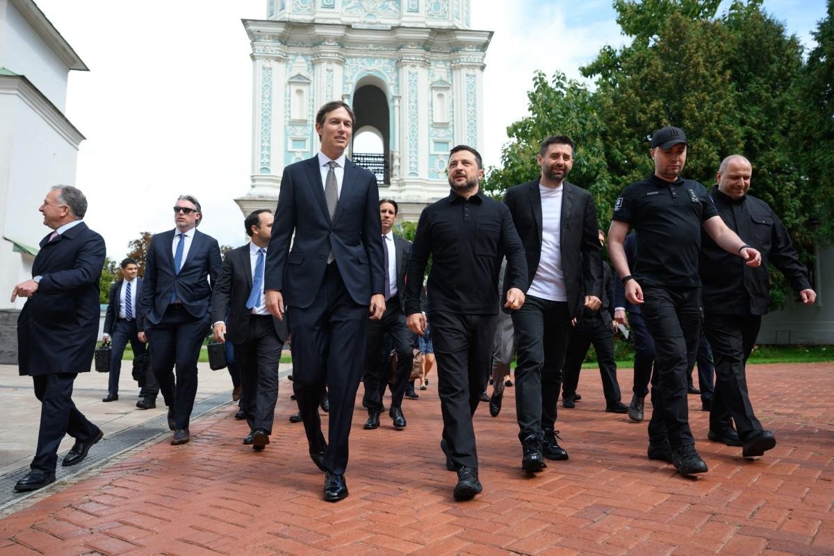 Witkoff e Kushner chegaram a Kiev de trem