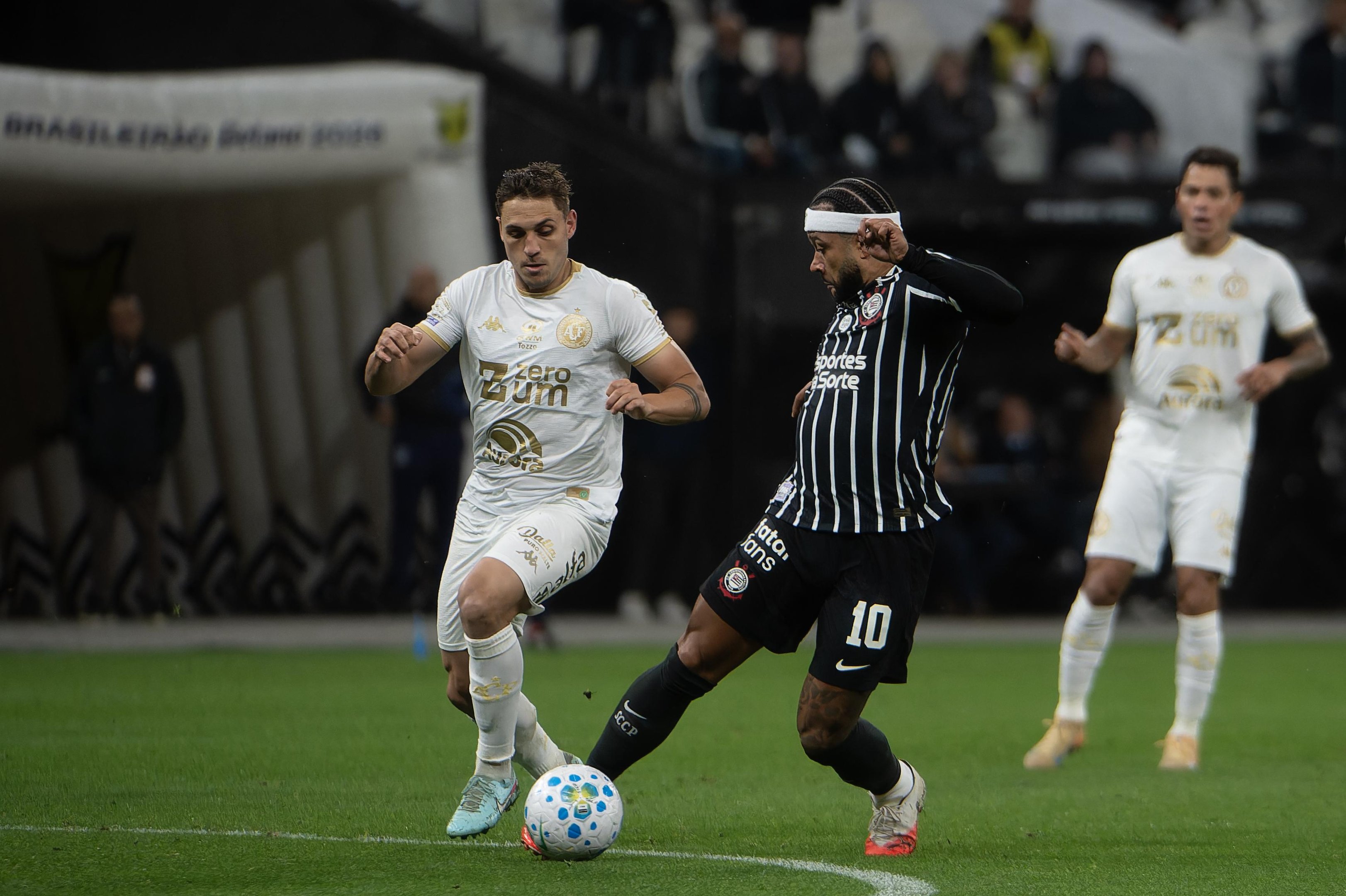 Chapecoense vence o Corinthians
