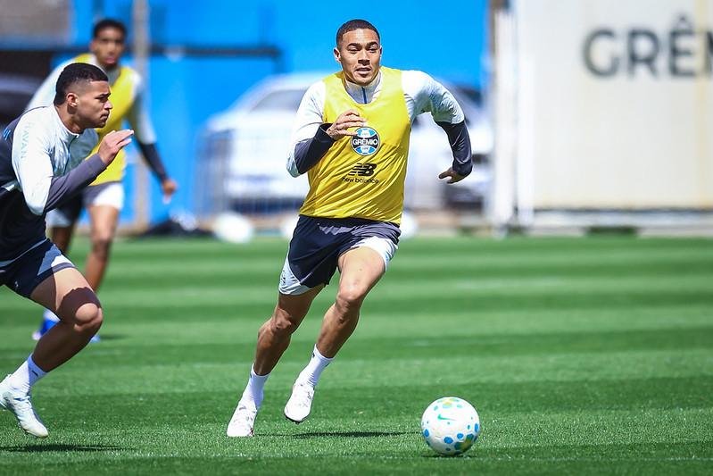Gr&ecirc;mio testa nova fase diante do Vit&oacute;ria no Barrad&atilde;o