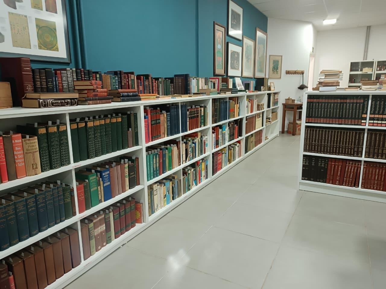 Os livros da biblioteca pessoal do enciclopedista e tradutor Donaldson Garschagen fazem parte agora do acervo do Centro de Documenta&ccedil;&atilde;o e Mem&oacute;ria da UFSM