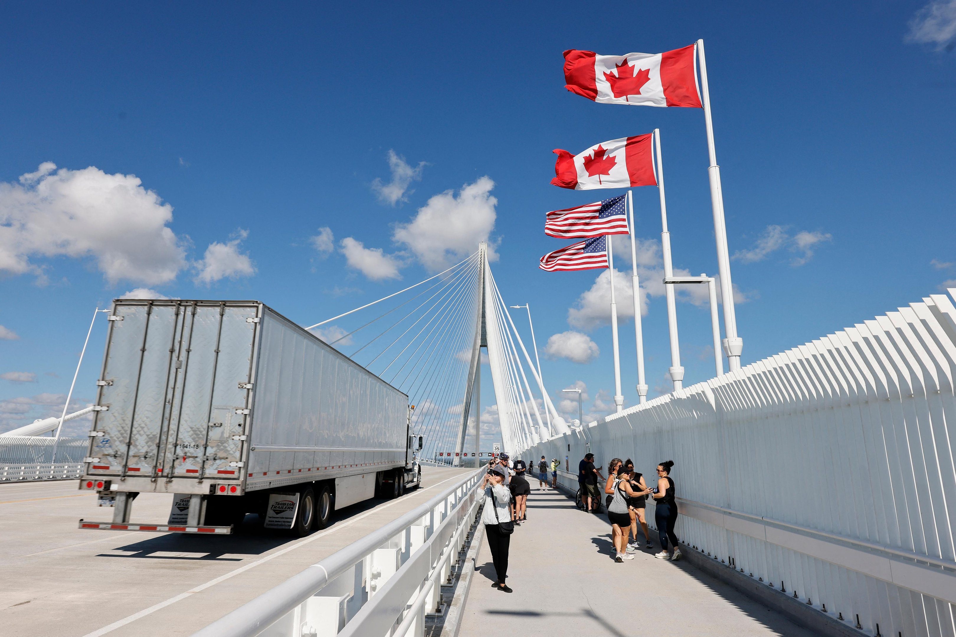 Tarifas do Canad&aacute; sobre produtos dos EUA entram em vigor