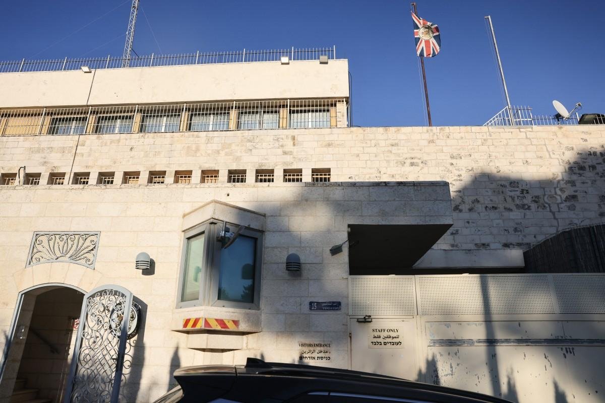 Ministro das Rela&ccedil;&otilde;es Exteriores israelense rebateu Ed Miliband, classificando como falsa a acusa&ccedil;&atilde;o de limpeza &eacute;tnica feita ao Parlamento