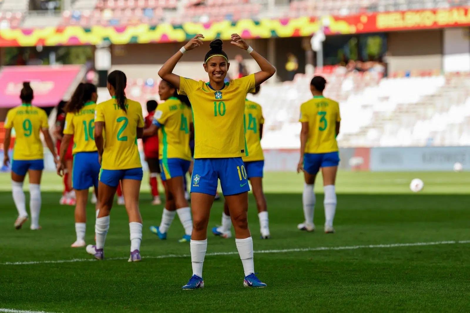 Vitorinha marcou o segundo na goleada brasileira