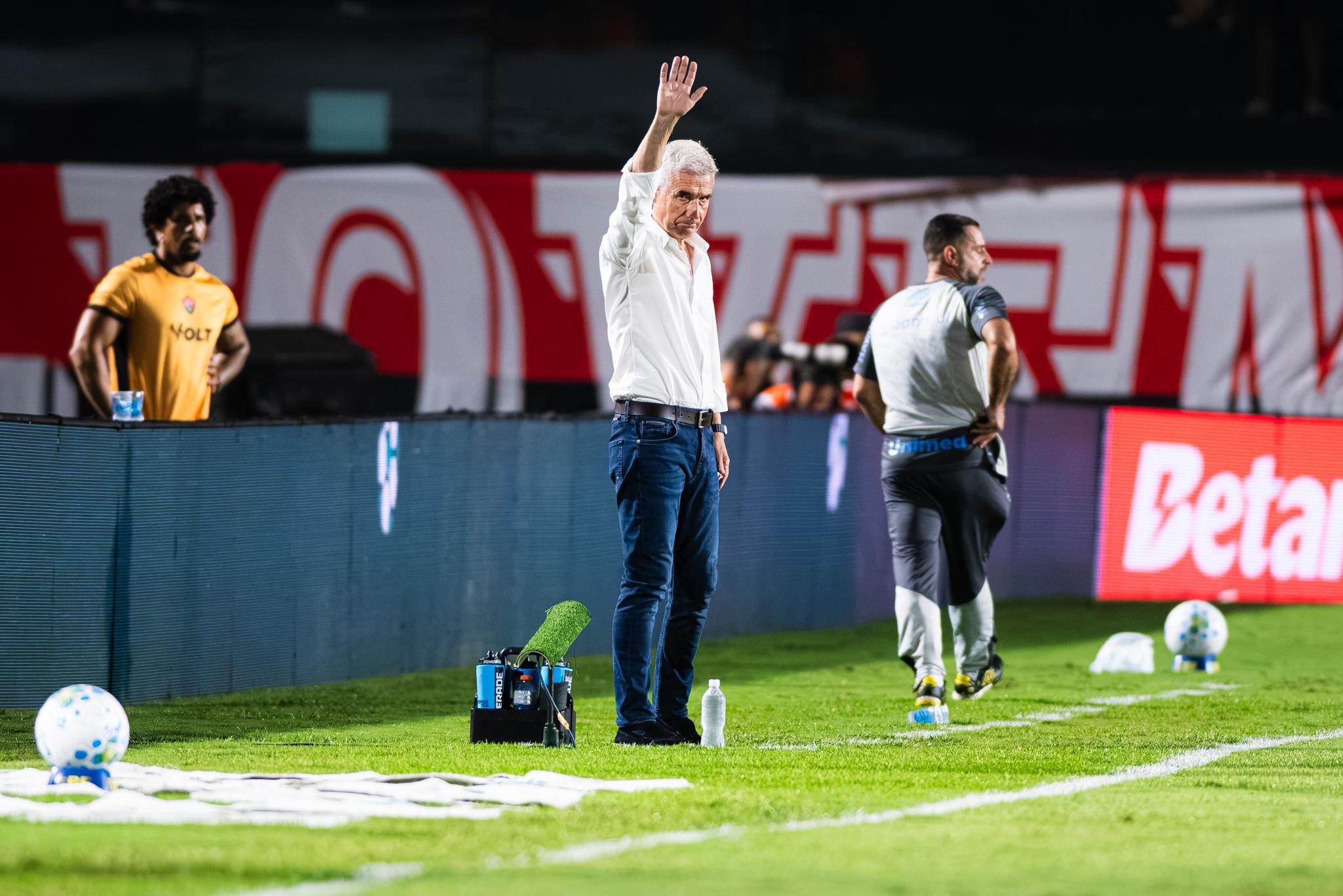Tricolor n&atilde;o venceu como visitante no Brasileir&atilde;o 2026 sob o comando de Lu&iacute;s Castro