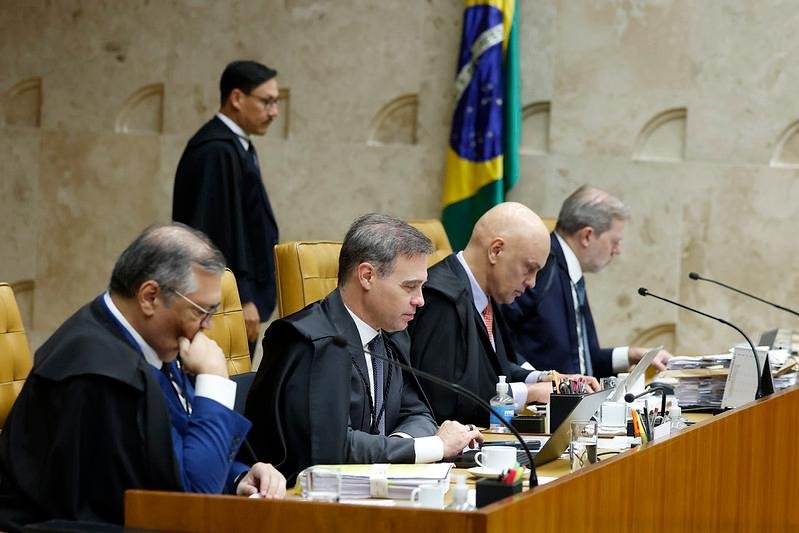 Conflito entre ministros do STF j&aacute; dura duas semanas