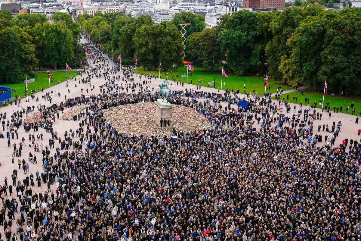 Funeral contou com a presen&ccedil;a da realeza europeia e de governantes estrangeiros.