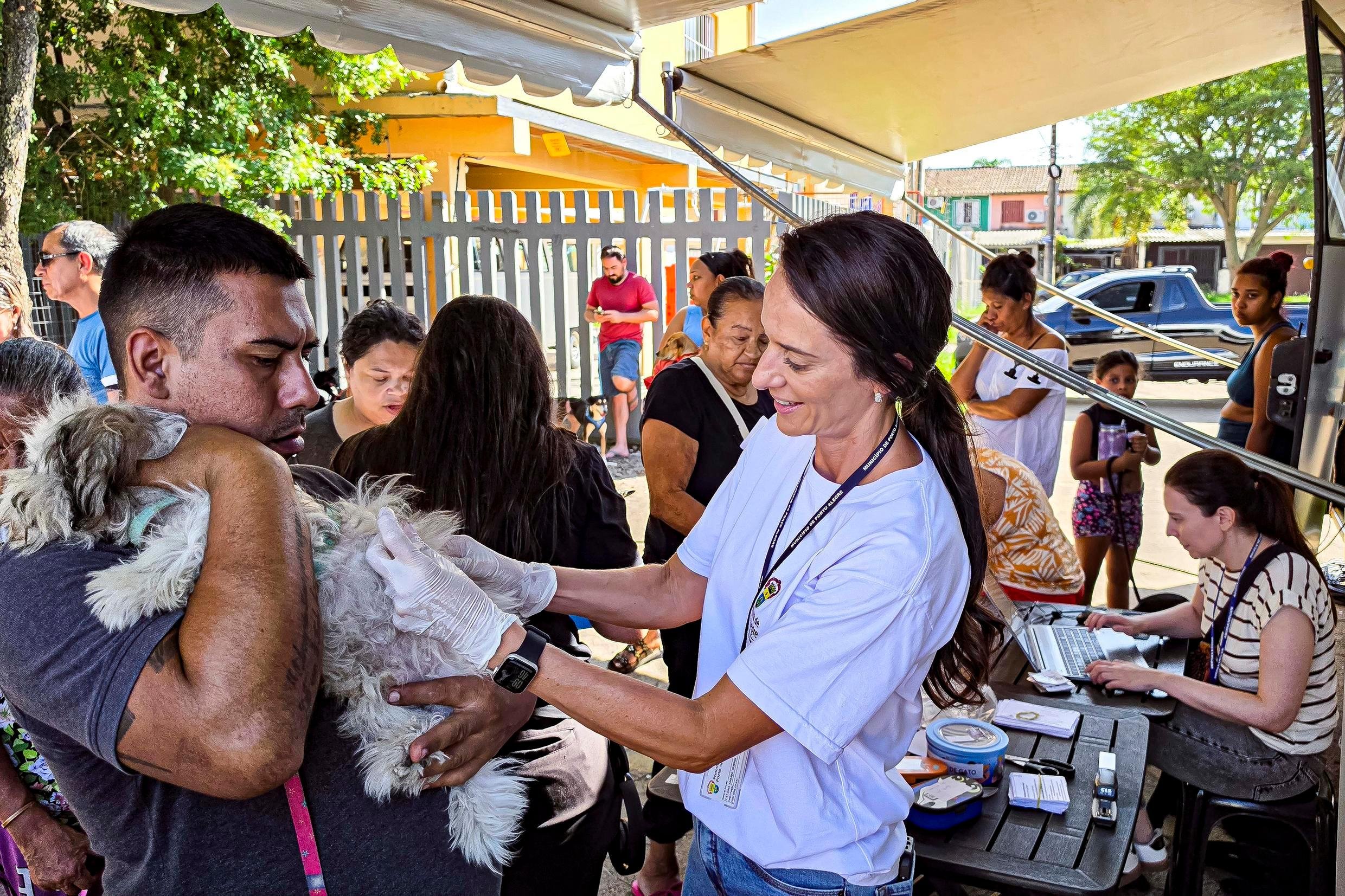 Durante as a&ccedil;&otilde;es, a popula&ccedil;&atilde;o ter&aacute; acesso a servi&ccedil;os de vacina&ccedil;&atilde;o, atendimento m&eacute;dico-veterin&aacute;rio e distribui&ccedil;&atilde;o de antiparasit&aacute;rios