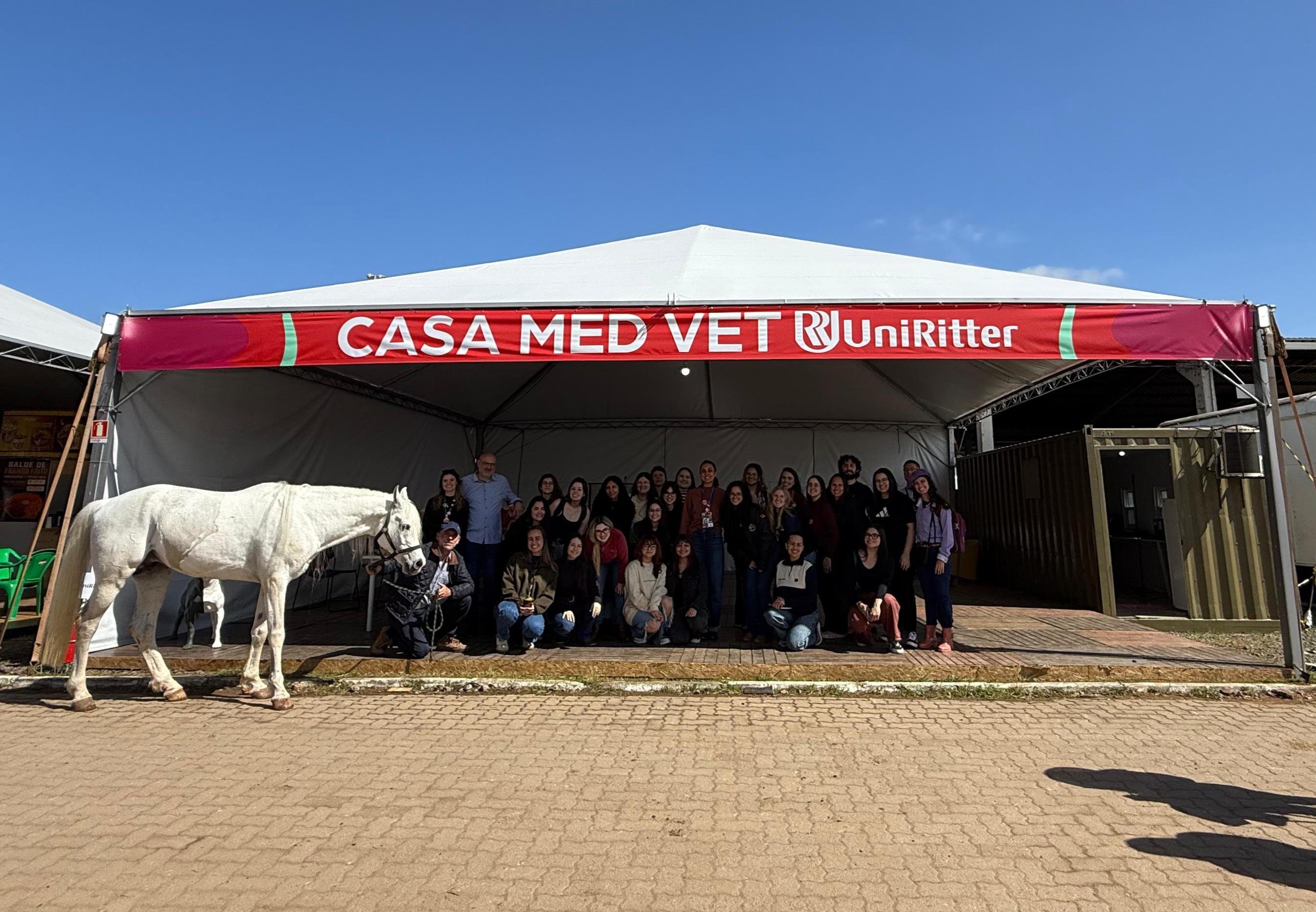 Em colabora&ccedil;&atilde;o com a Secretaria Estadual da Agricultura e Pecu&aacute;ria, os estudantes puderam acompanhar a&ccedil;&otilde;es da Defesa Sanit&aacute;ria Animal