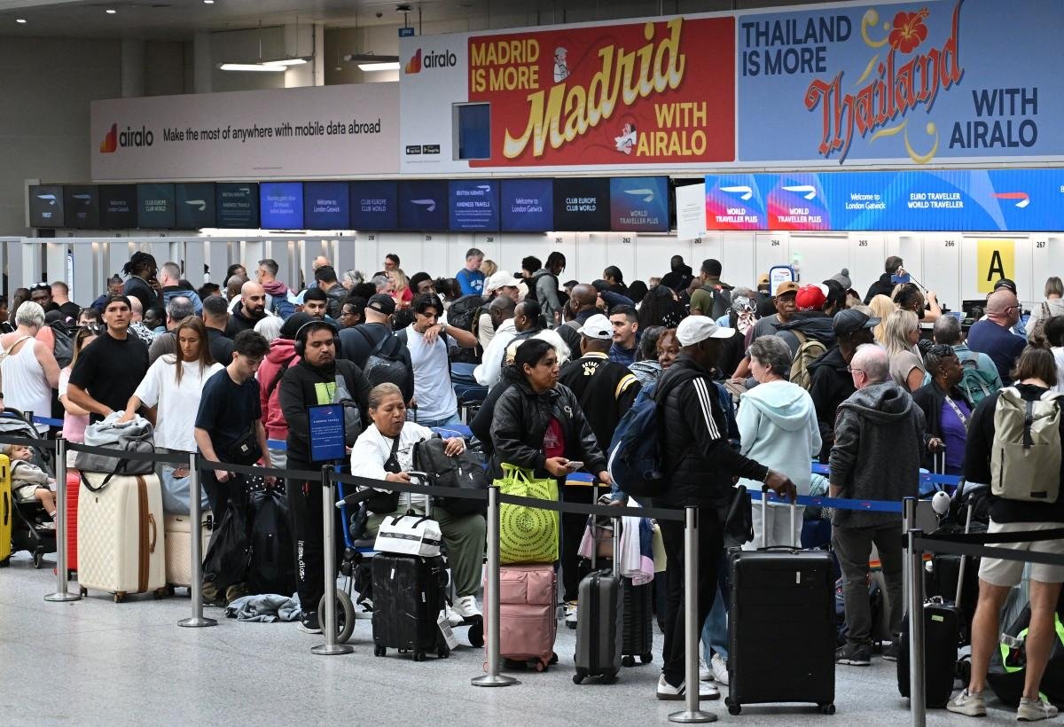 Falha t&eacute;cnica provoca cancelamento de mais de 2 mil voos no Reino Unido