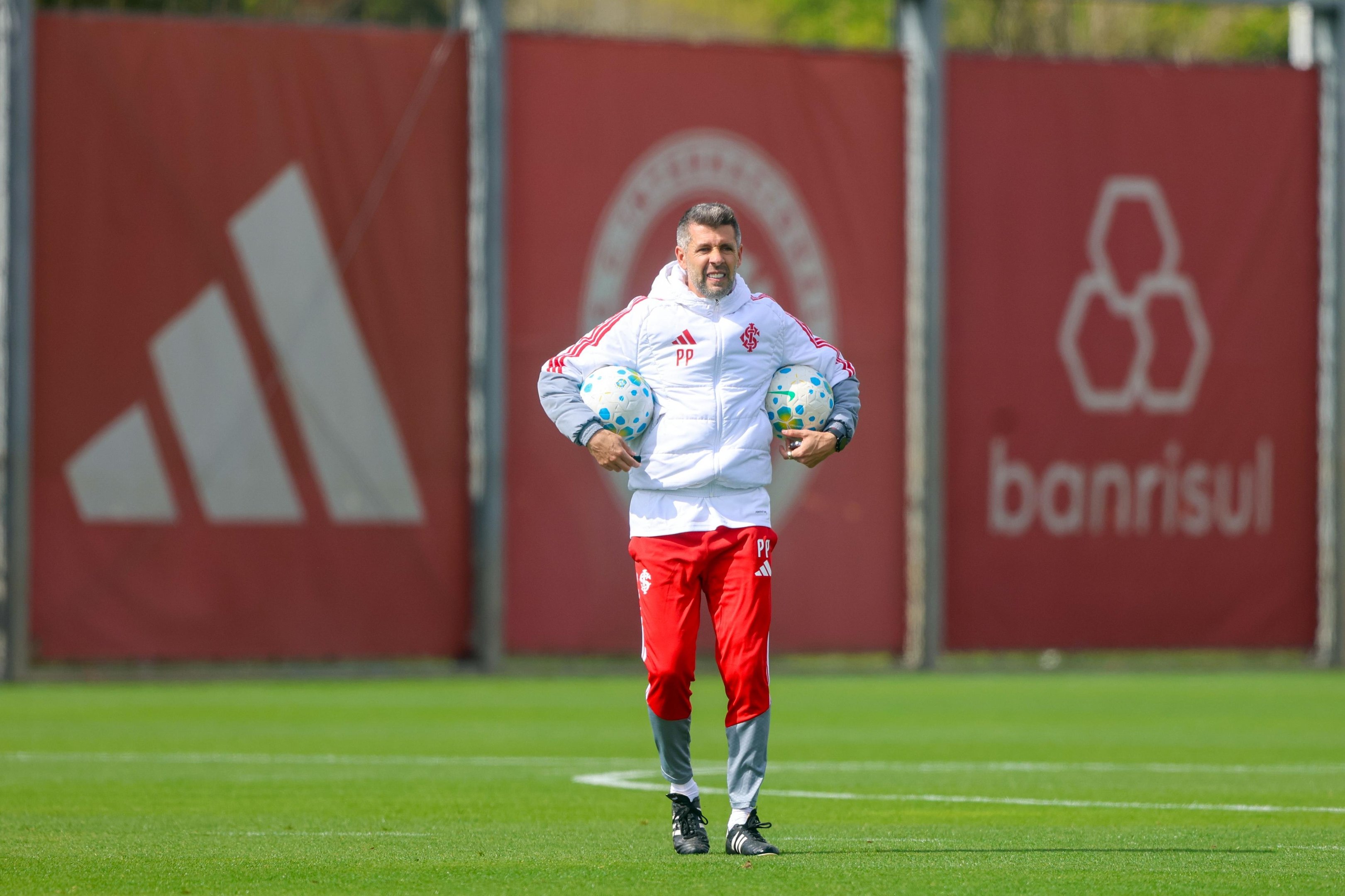 Paulo Pezzolano deve ser substitu&iacute;do em caso de novo trope&ccedil;o do Inter em Chapec&oacute;