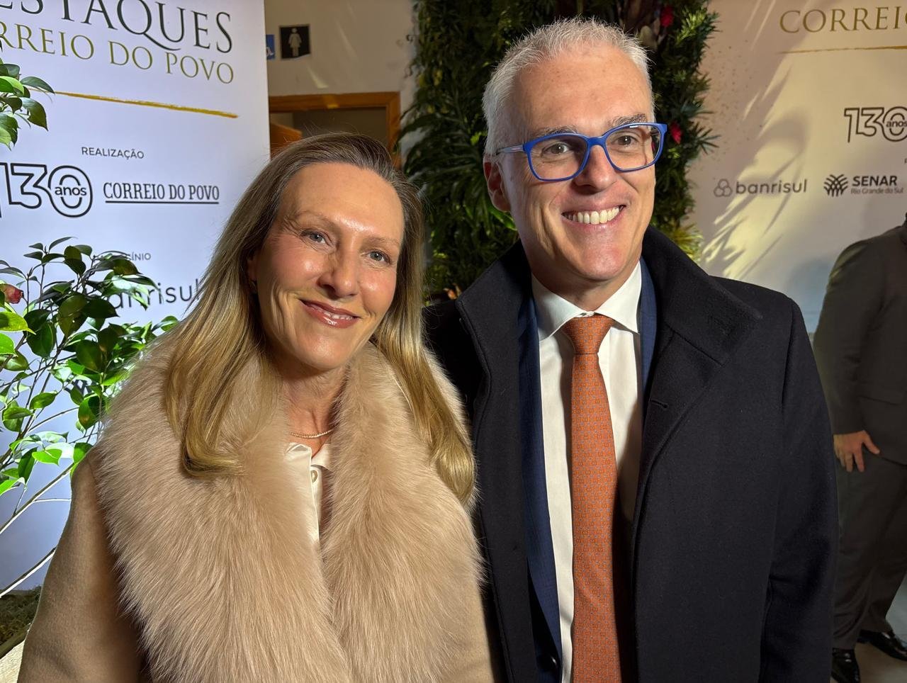 Luisiane e Alexandre Saltz&nbsp; na entrega do pr&ecirc;mio "Destaque Correio do Povo Expointer", na Casa Vetro