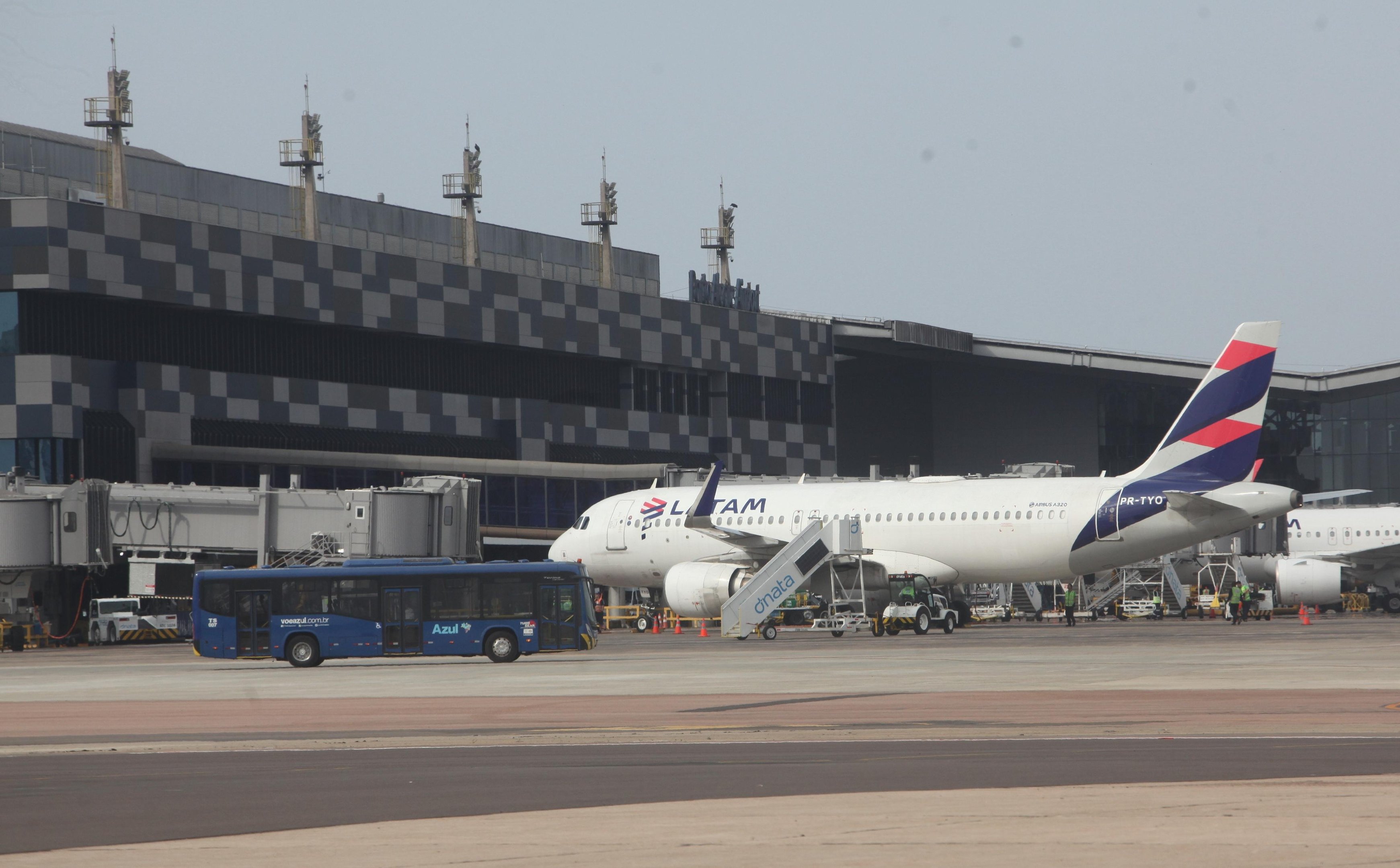 Terminal 1 do Aeroporto Internacional Salgado Filho, em Porto Alegre, j&aacute; passou por amplia&ccedil;&otilde;es e reformas depois de inaugurado em 2001