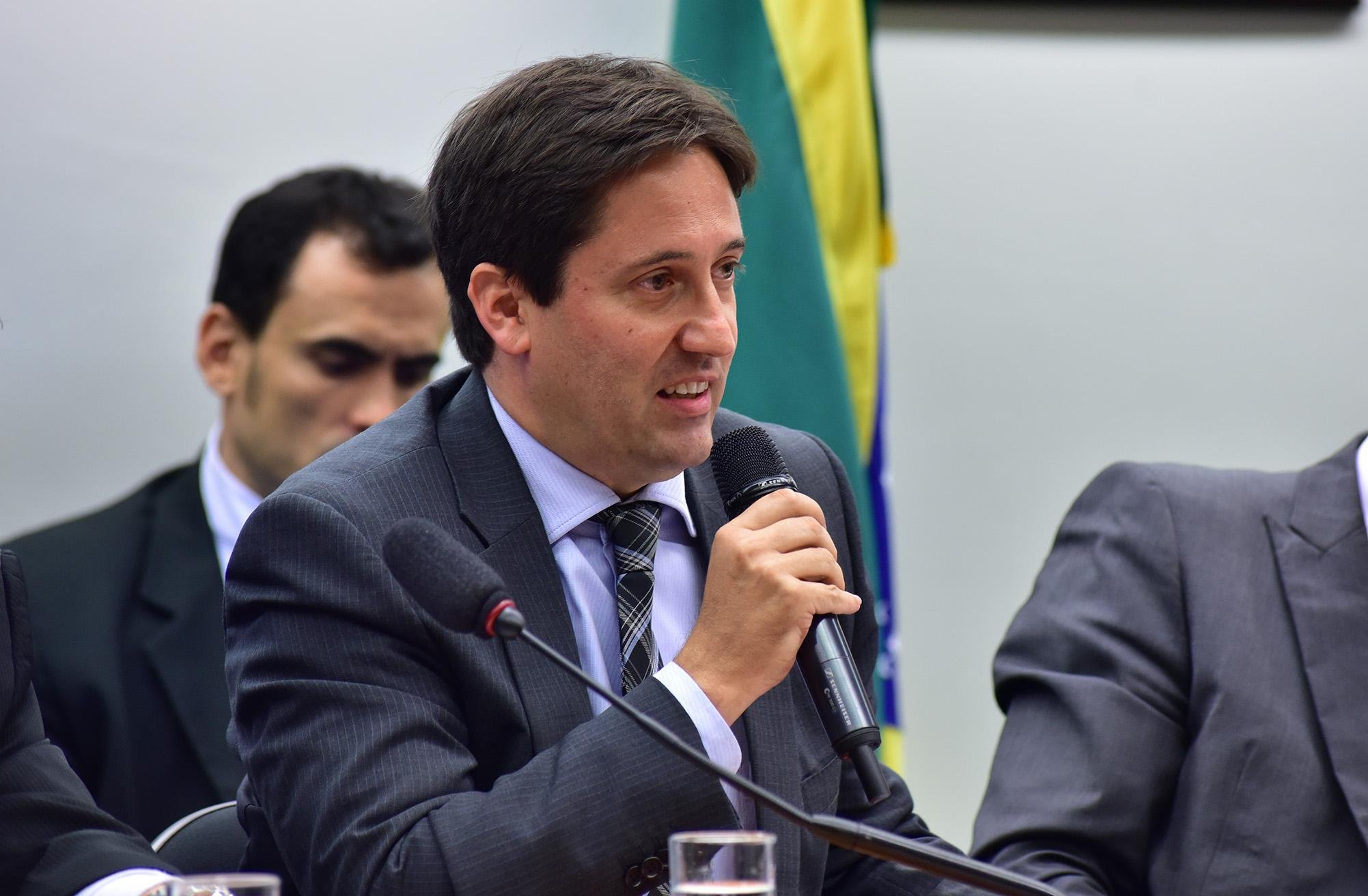 Vorcaro pediu ajuda ao ex-diretor de Fiscaliza&ccedil;&atilde;o do Banco Central Paulo S&eacute;rgio Neves de Souza para tentar barrar uma norma que endurecia as regras de investimentos de fundos de previd&ecirc;nci