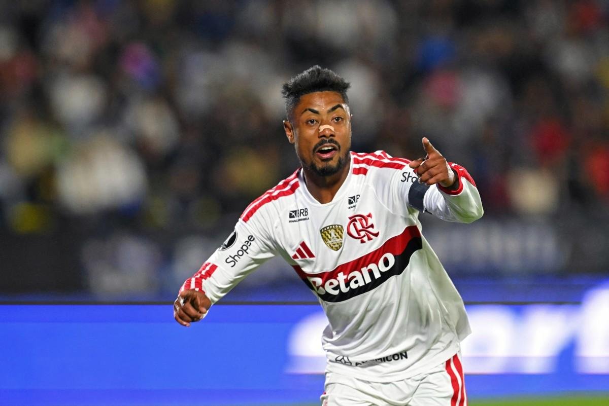 Bruno Henrique, presen&ccedil;a certa no ataque do Flamengo
