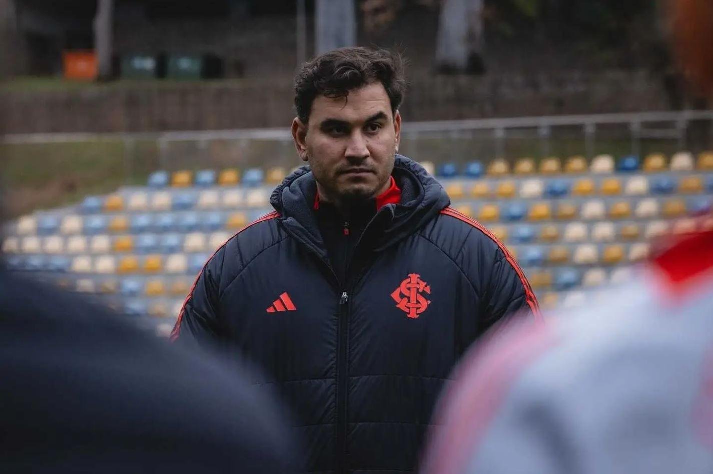 Fred era auxiliar t&eacute;cnico das Gurias Coloradas e passou a ser t&eacute;cnico interino em agosto