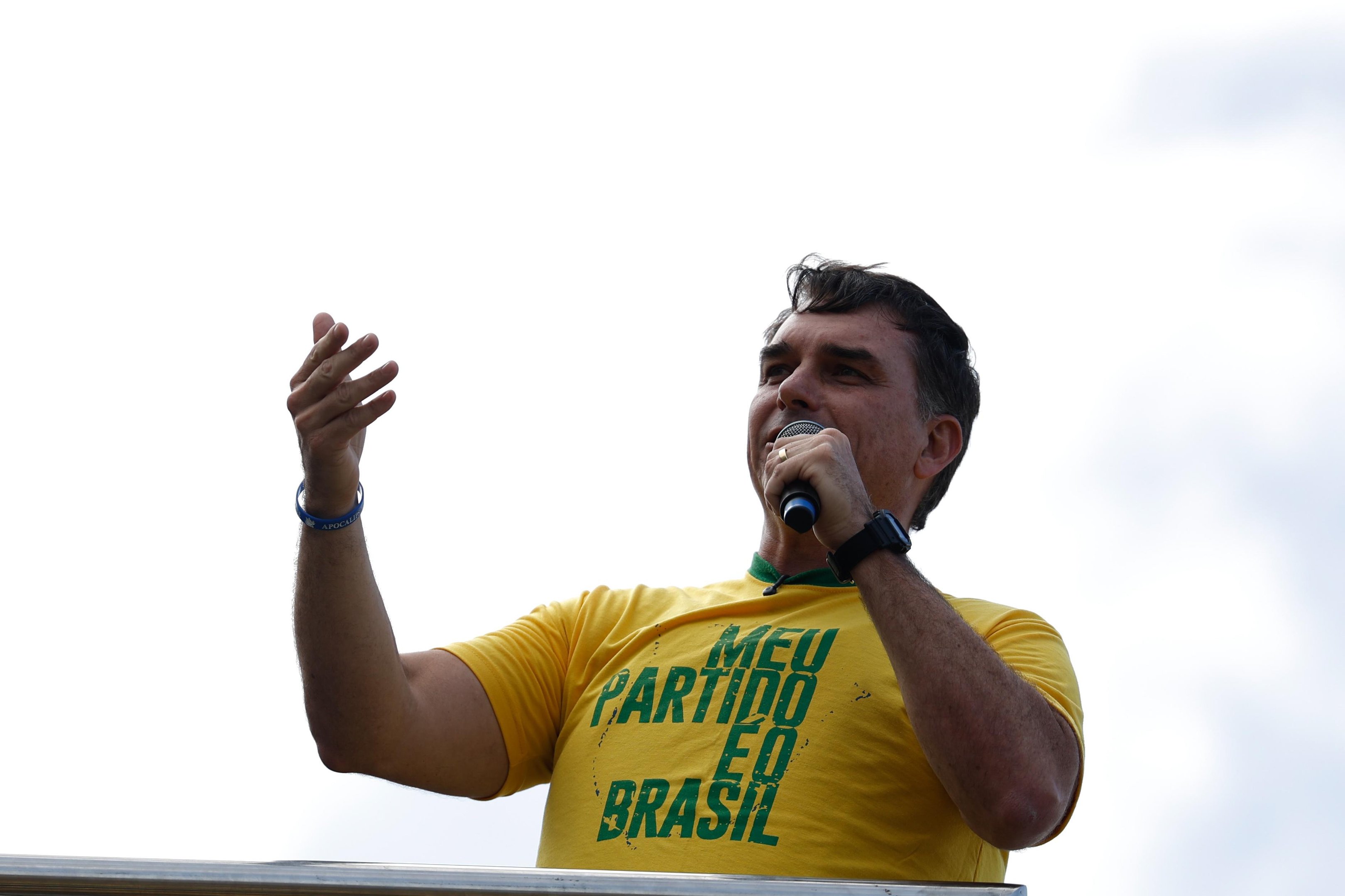 Candidato &agrave; presid&ecirc;ncia critica&nbsp;Lula&nbsp;por suposta prote&ccedil;&atilde;o ao ministro do Supremo Tribunal Federal ap&oacute;s esc&acirc;ndalo envolvendo Banco Master