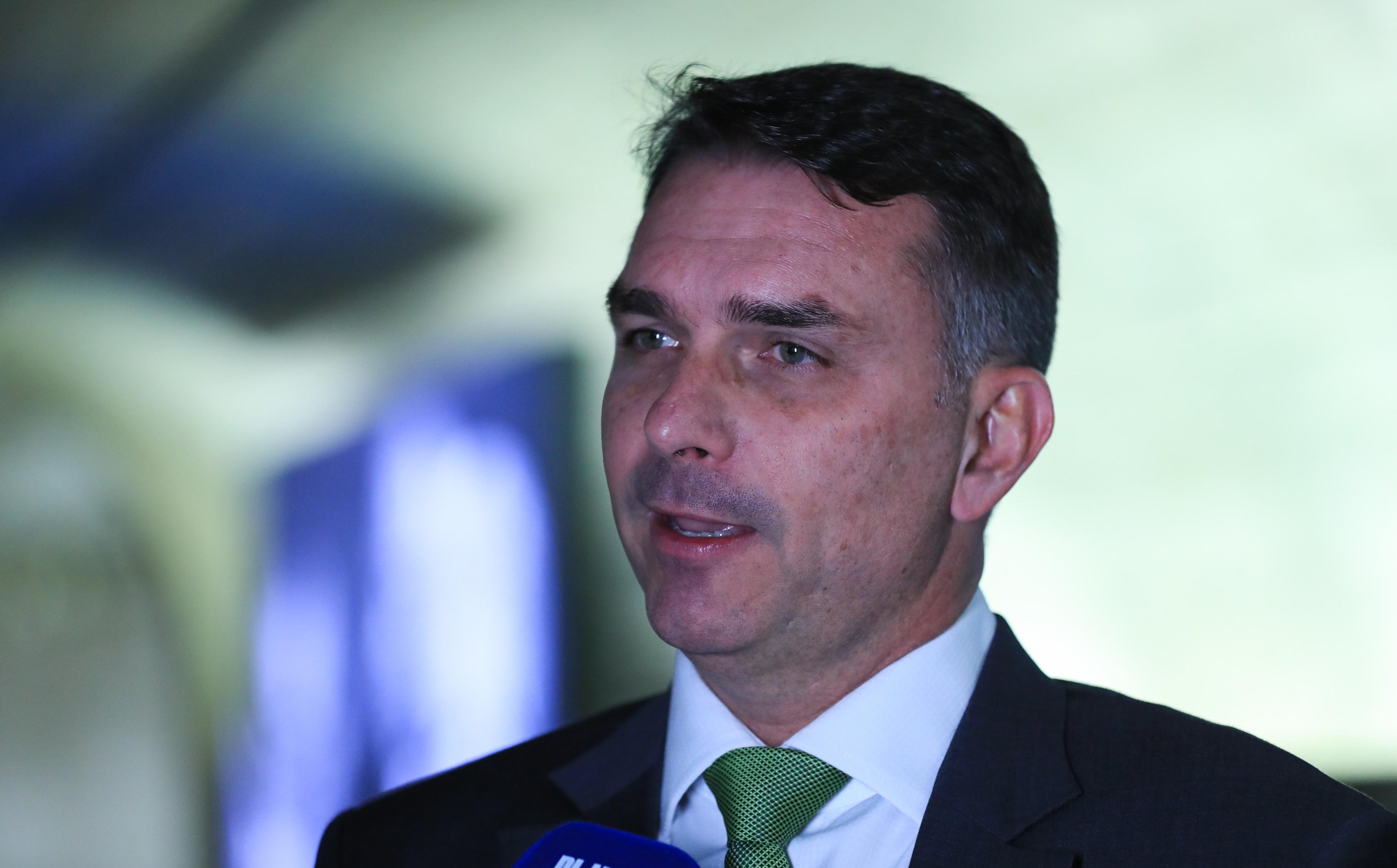 Conforme a revista a&nbsp;viagem de Fl&aacute;vio, candidato &agrave; Presid&ecirc;ncia pelo PL, foi realizada ao lado&nbsp;da&nbsp;fam&iacute;lia