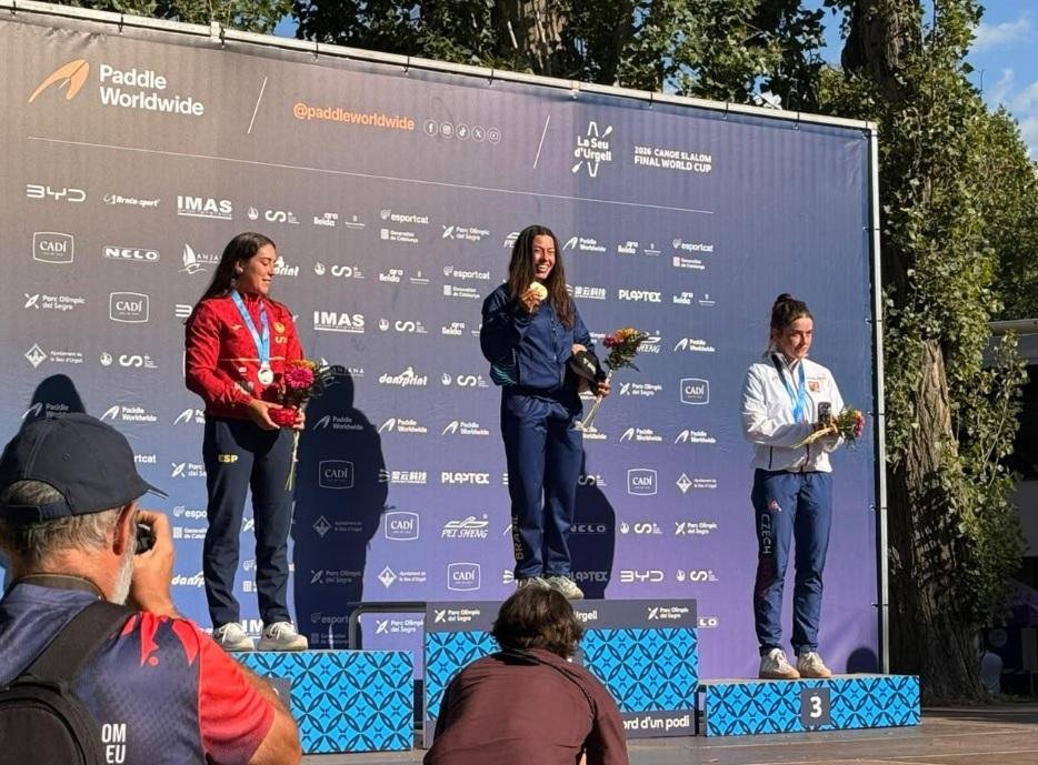 Ana S&aacute;tila conquista medalha de ouro na Copa do Mundo de canoagem slalom