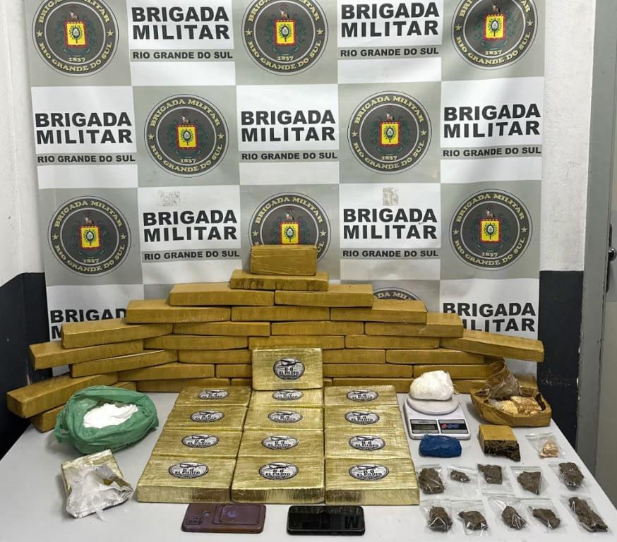 Entorpecentes foram apreendidos durante a a&ccedil;&atilde;o policial