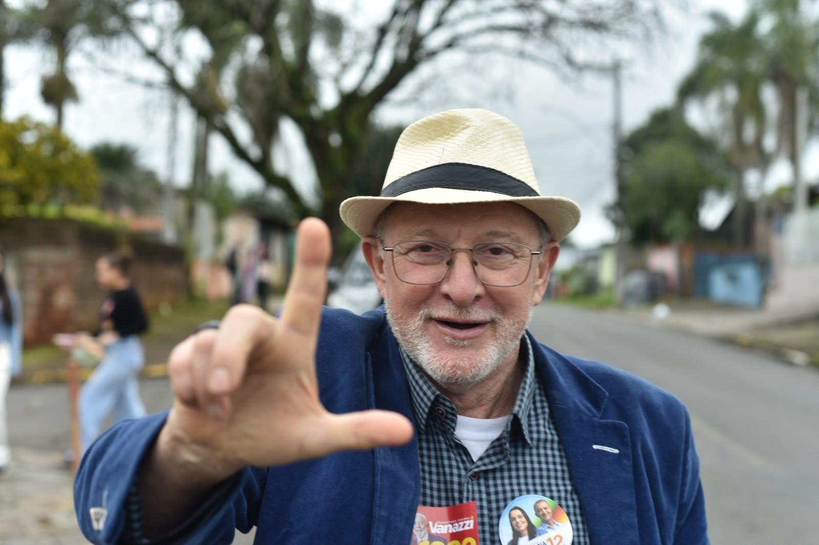O Pleno do Tribunal Regional Eleitoral do Rio Grande do Sul (TRE-RS) deferiu, por 6 votos a 1, o registro da candidatura de Ary Vanazzi (PT) a deputado federal