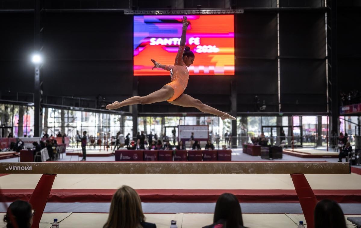 Gabriela Bou&ccedil;as liderou a sele&ccedil;&atilde;o de gin&aacute;stica art&iacute;stica com duas pratas e classifica&ccedil;&atilde;o para mais finais