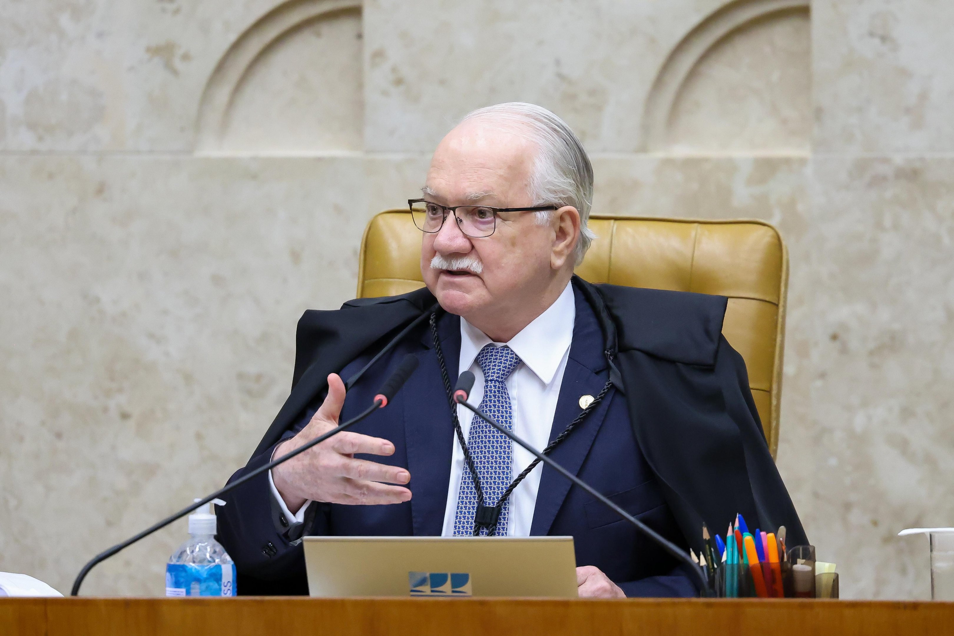 Quem decide se investiga&ccedil;&atilde;o prossegue ou n&atilde;o &eacute; o STF, diz Fachin