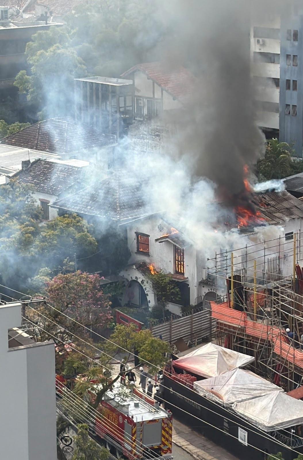 Corpo de Bombeiros foi acionado &agrave;s 15h12min nesta ter&ccedil;a-feira para atender &agrave; ocorr&ecirc;ncia