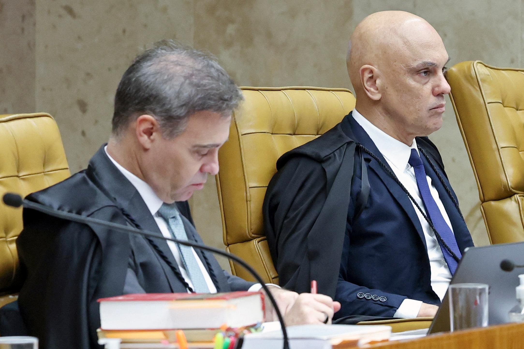 Plen&aacute;rio formou maioria tempor&aacute;ria de 4 a 3 pela separa&ccedil;&atilde;o dos processos