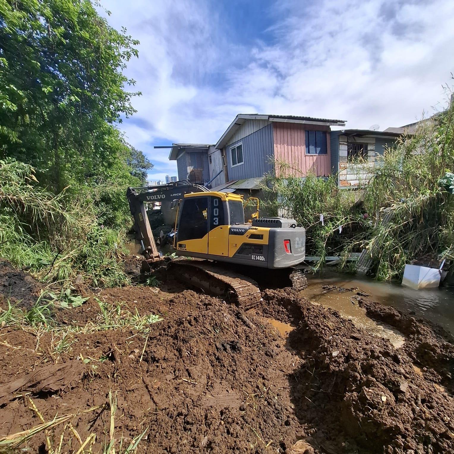 Desassoriamento em Passo Fundo busca ampliar a capacidade de escoamento da &aacute;gua e reduzir os riscos de alagamentos em per&iacute;odos de chuvas intensas