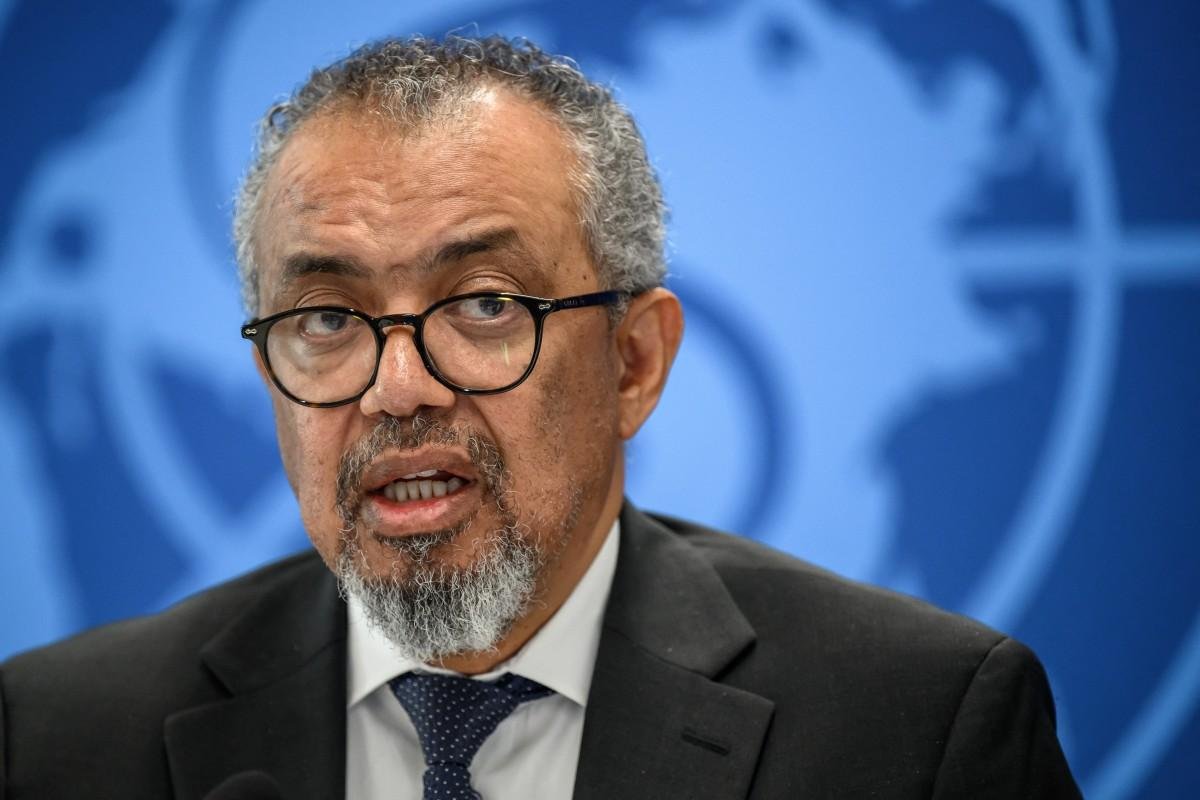 Tedros Adhanom Ghebreyesus fala na sede da OMS, em Genebra