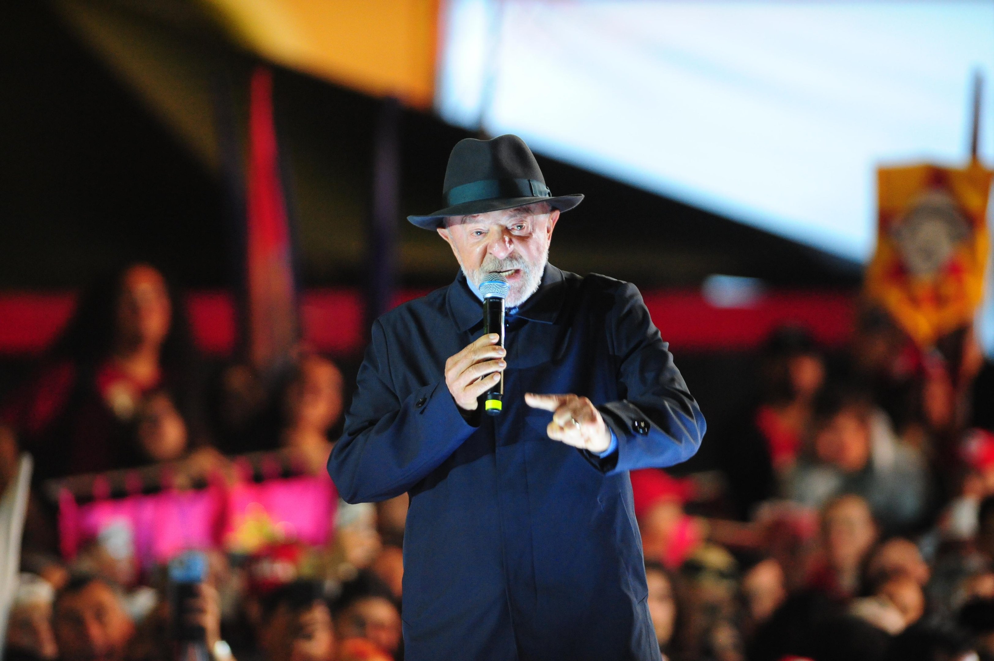 Lula aponta que crise no STF n&atilde;o deve impedir elei&ccedil;&otilde;es