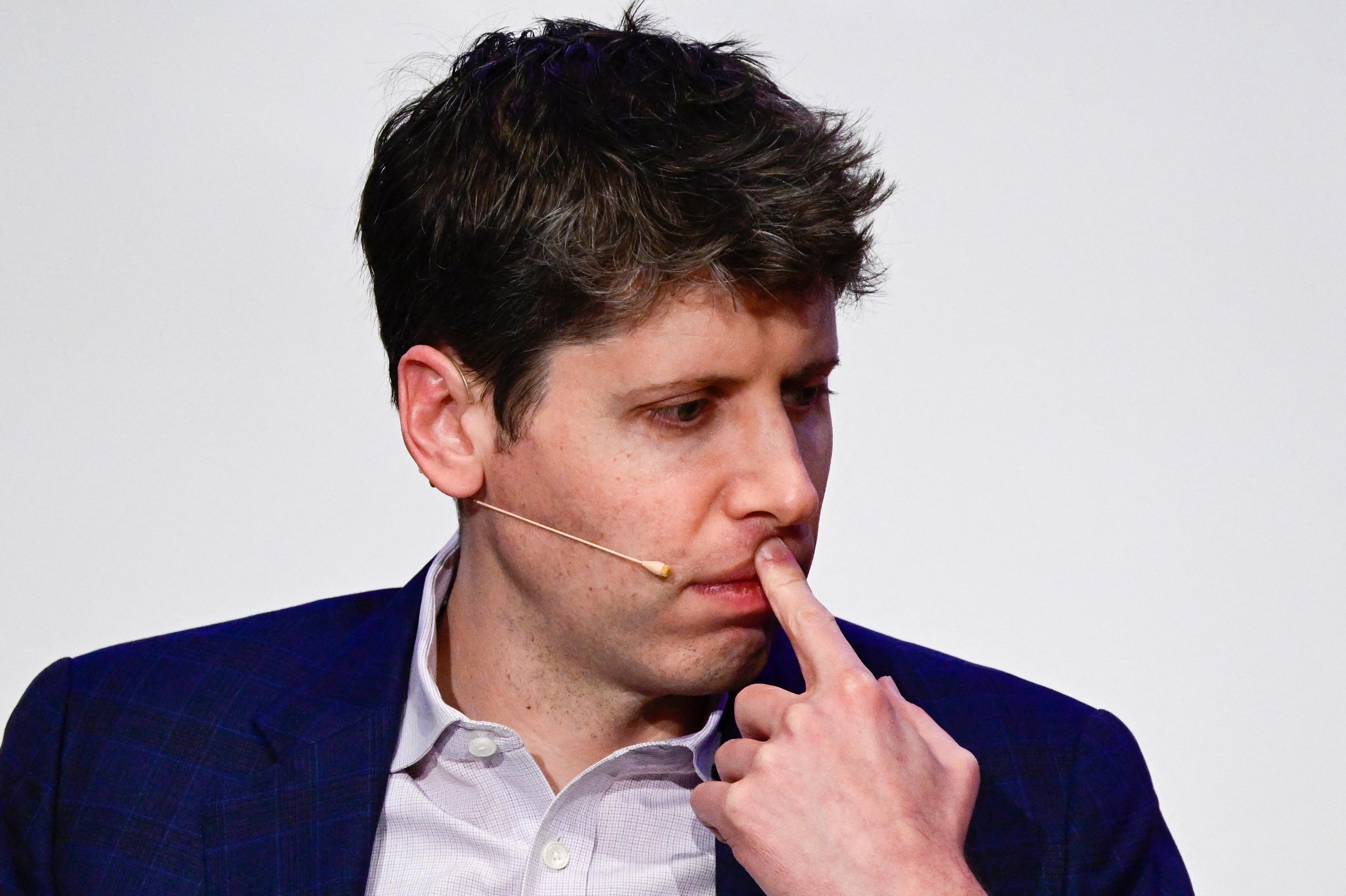 OpenAI, de Sam Altman, divulgou seis novos relat&oacute;rios sobre falhas de sua IA.