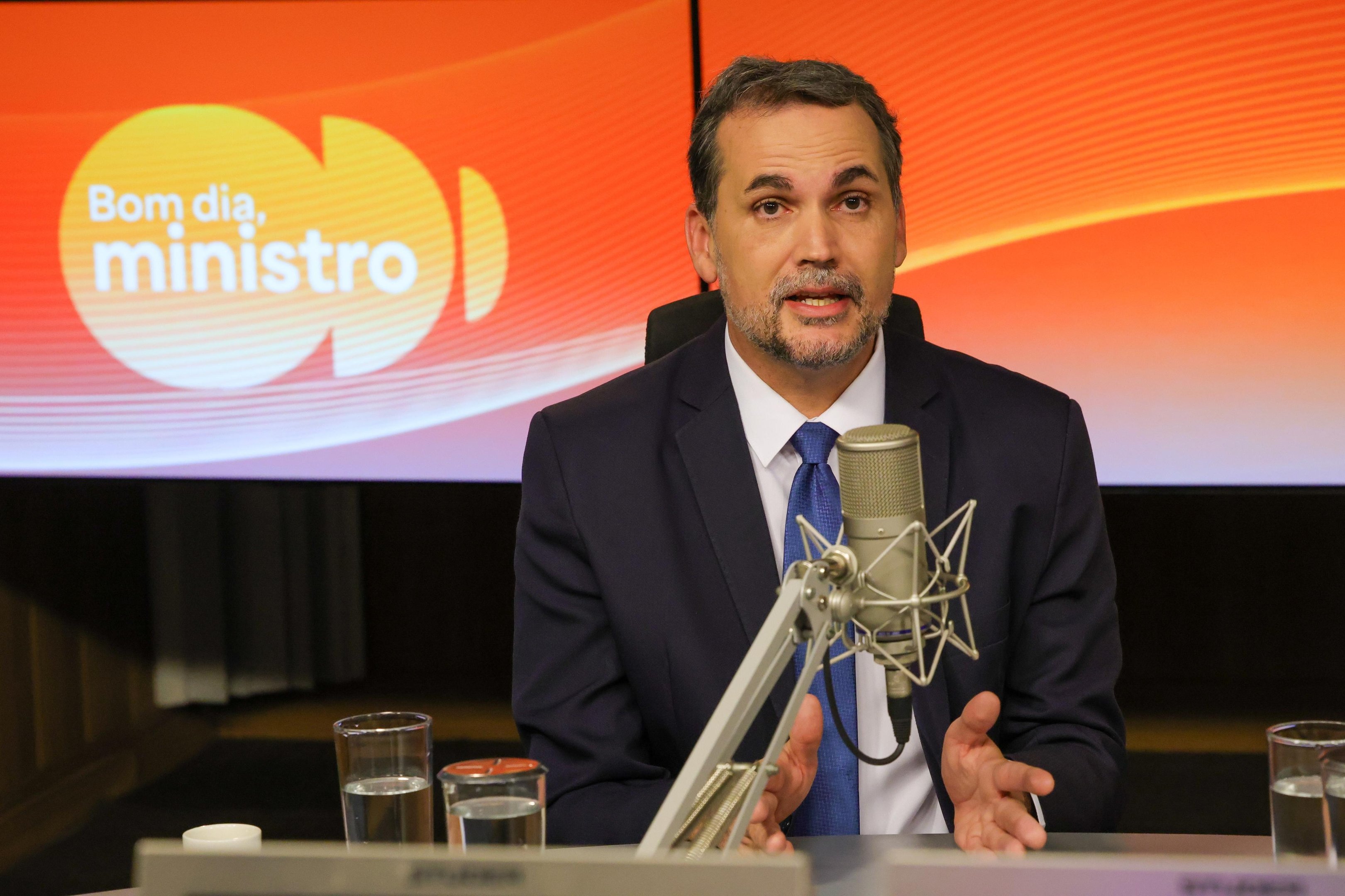 Moretti afirma que espa&ccedil;o fiscal absorve impacto