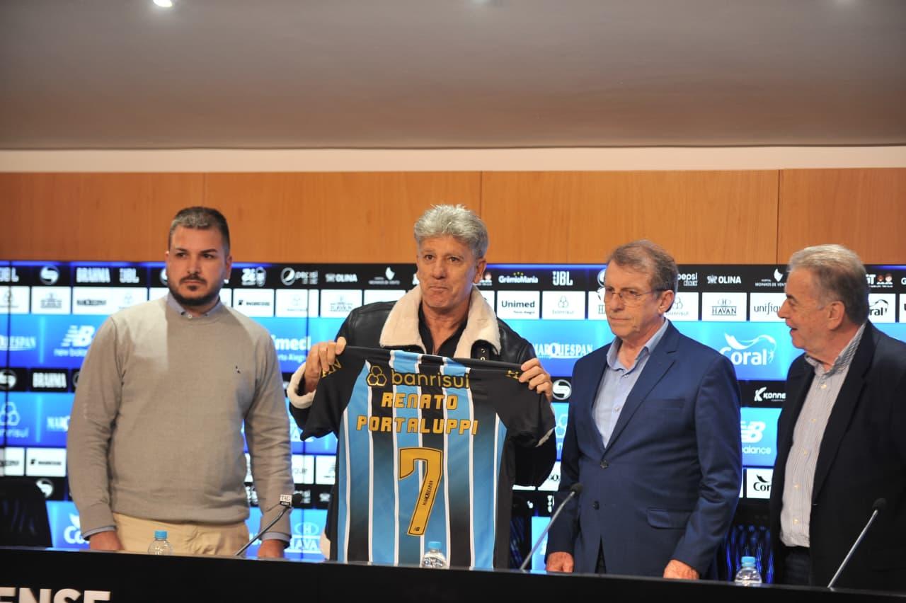 Renato Portaluppi chegou para a sua quinta passagem como t&eacute;cnico do clube