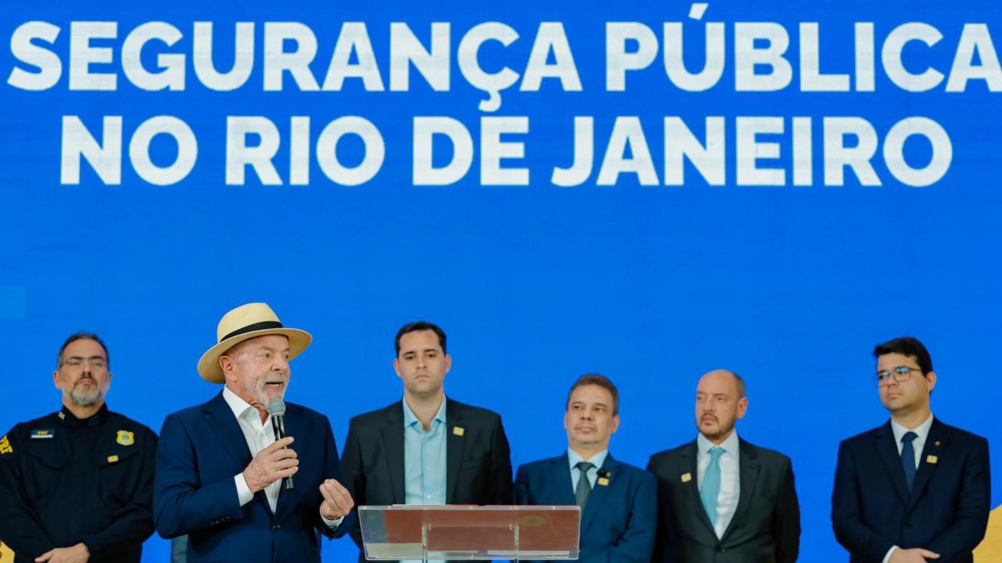 "Temos petr&oacute;leo na Margem Equatorial a 175 quil&ocirc;metros da costa do Amap&aacute;. O pr&eacute;-sal est&aacute; a 300 quil&ocirc;metros. N&oacute;s temos de tomar conta", afirma Lula
