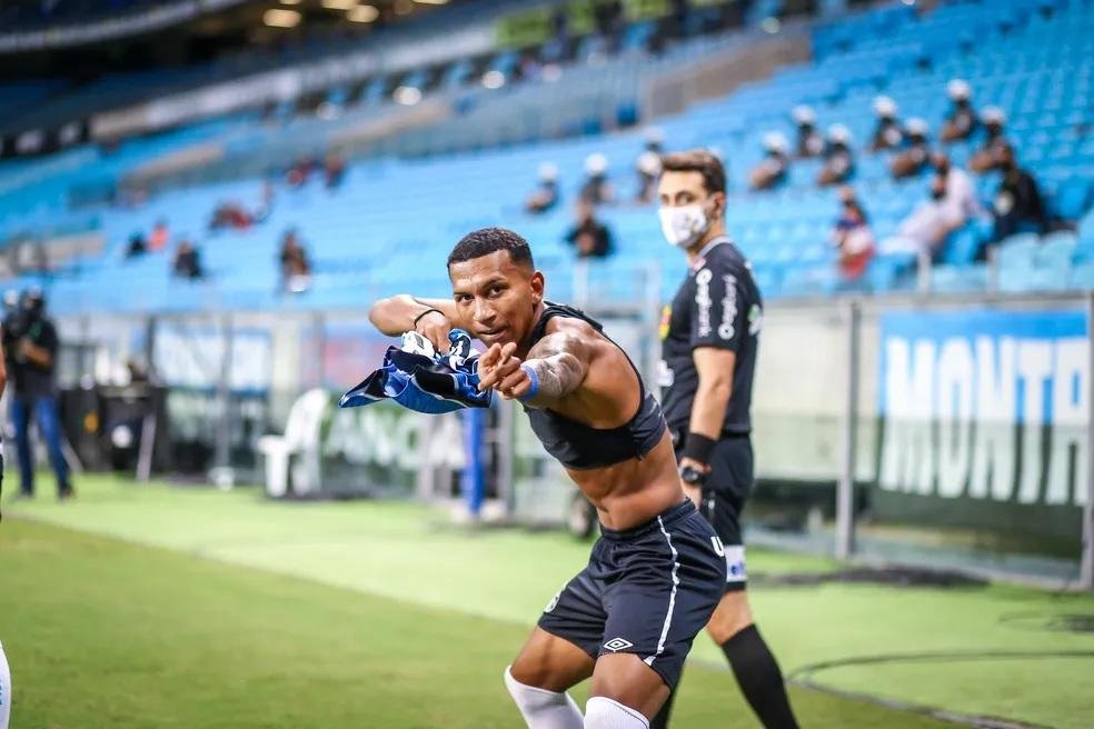 L&eacute;o Ch&uacute; atuou no profissional do Tricolor entre 2020 e 2021