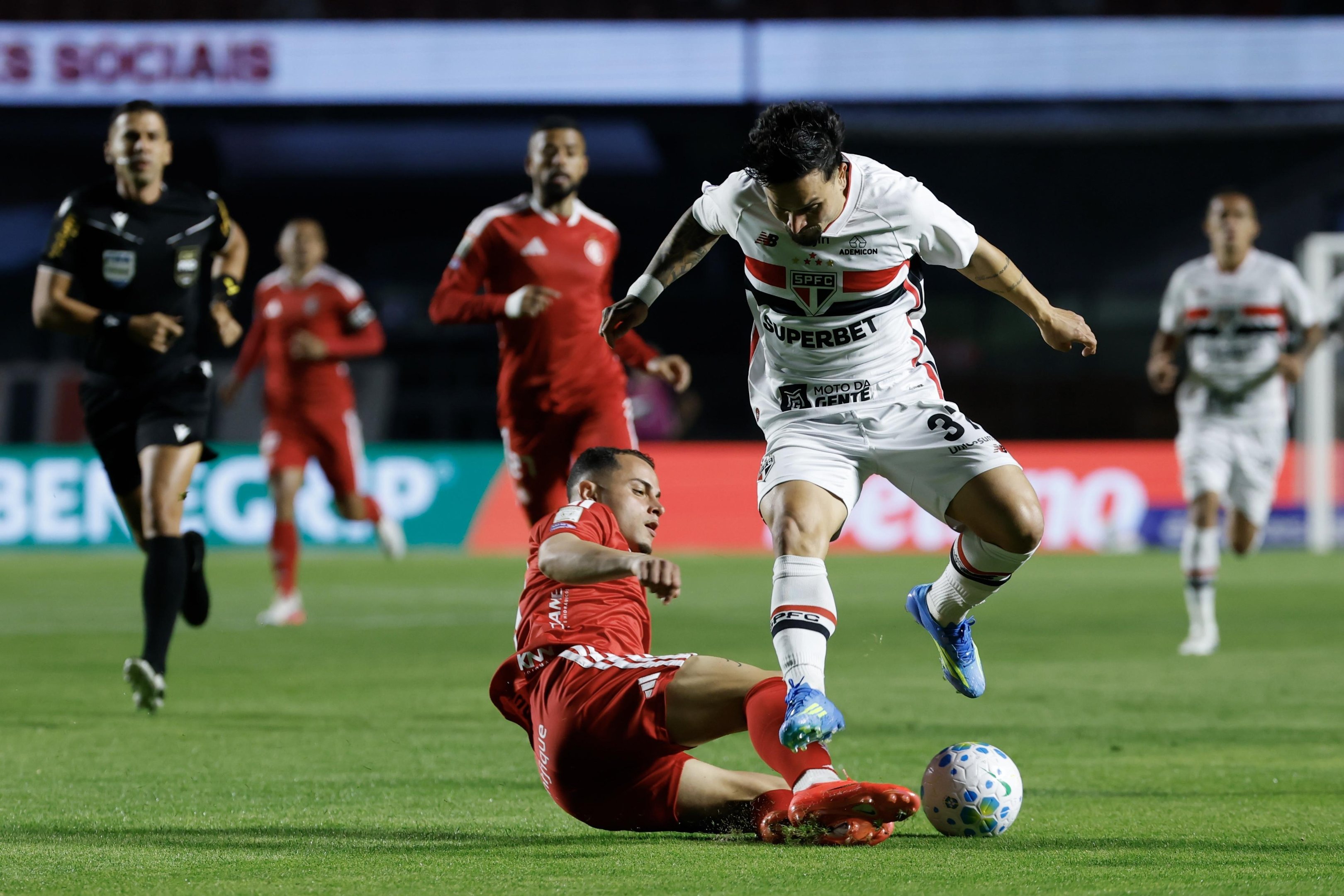 Equipes se enfrentam &agrave;s 21h no Morumbi, em S&atilde;o Paulo