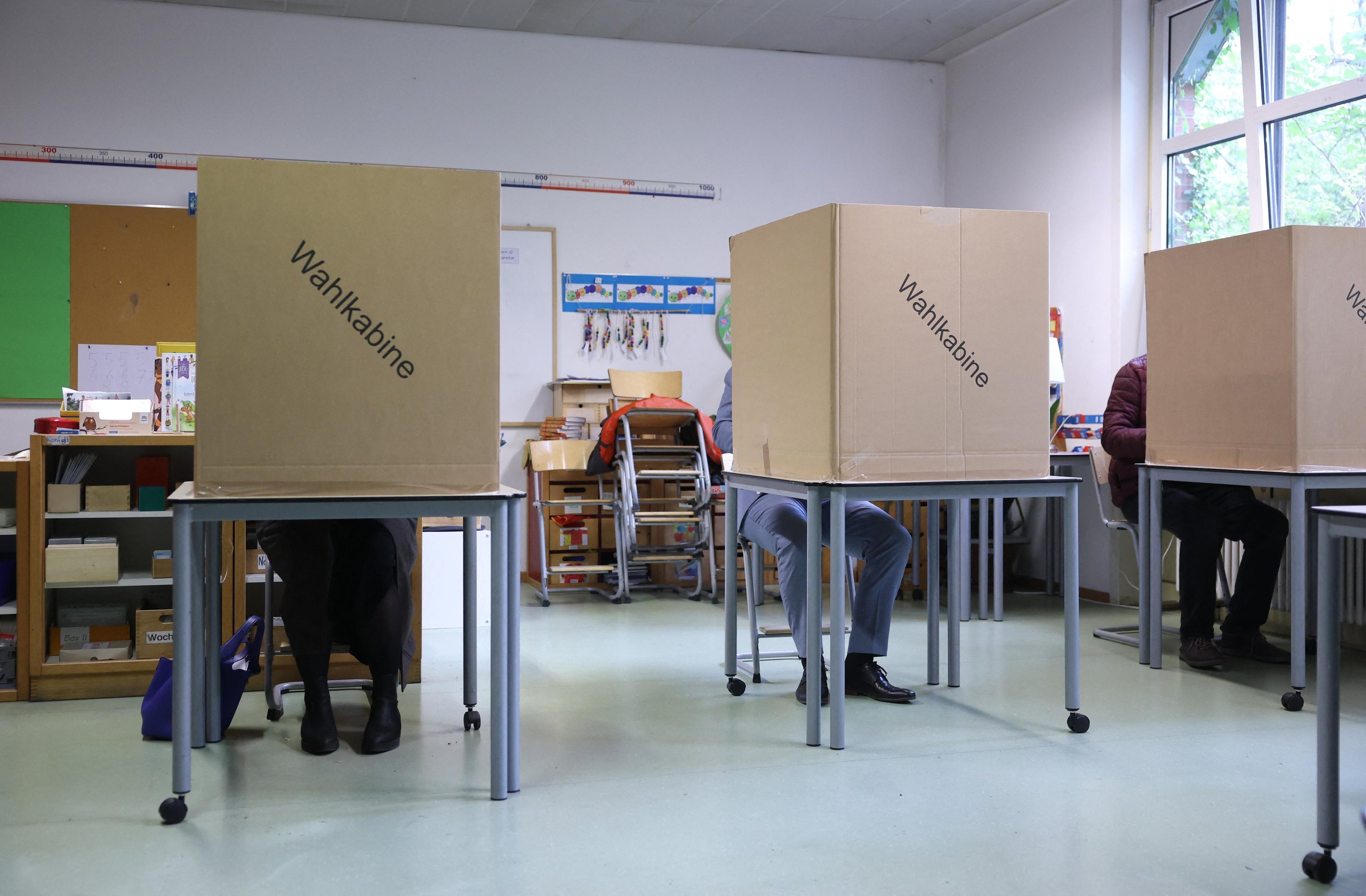 Avan&ccedil;o do partido de extrema direita Alternativa para a Alemanha (AfD) e da legenda de extrema esquerda Die Linke nas elei&ccedil;&otilde;es regionais representa um novo golpe para o governo do chanceler Friedrich Merz