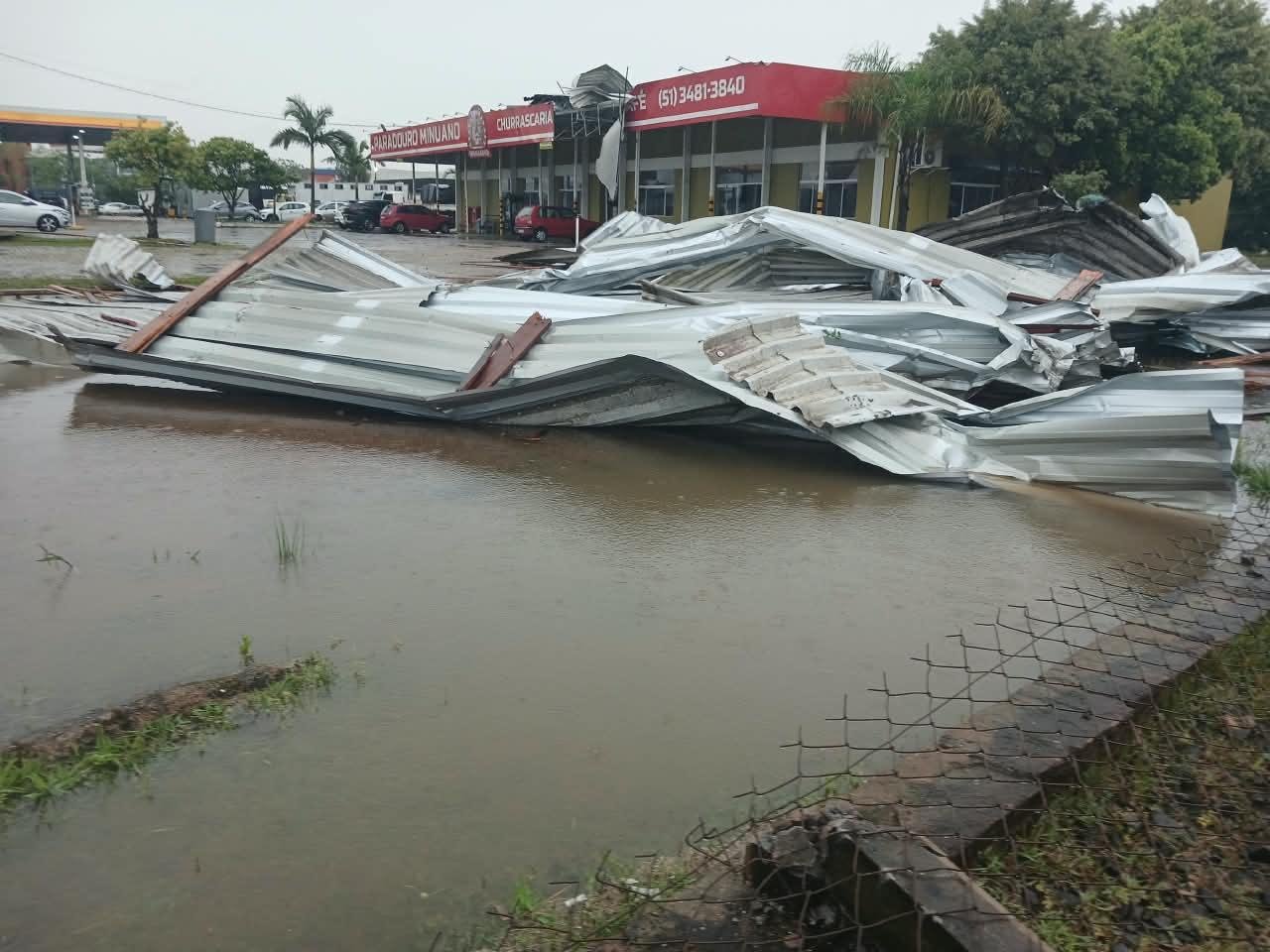 Ventos provocaram estragos no RS