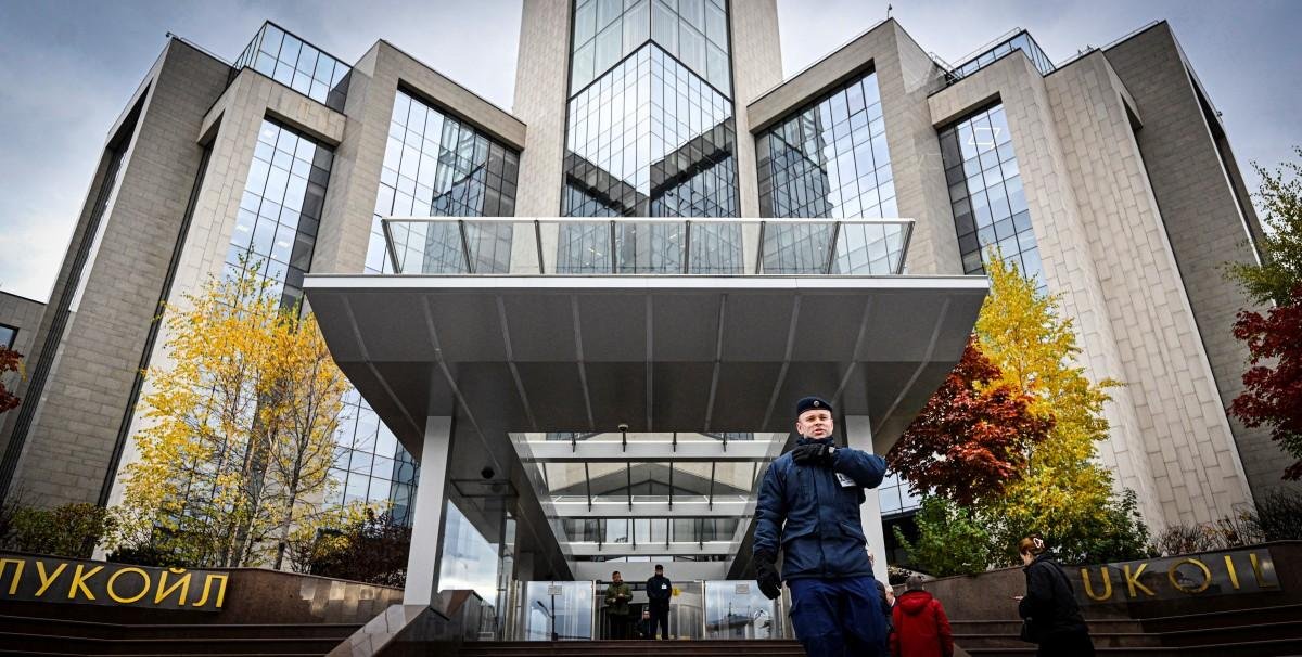 Negocia&ccedil;&otilde;es continuar&atilde;o em Bruxelas ap&oacute;s desacordo sobre a retirada de restri&ccedil;&otilde;es contra Alisher Usmanov e Mikhail Fridman