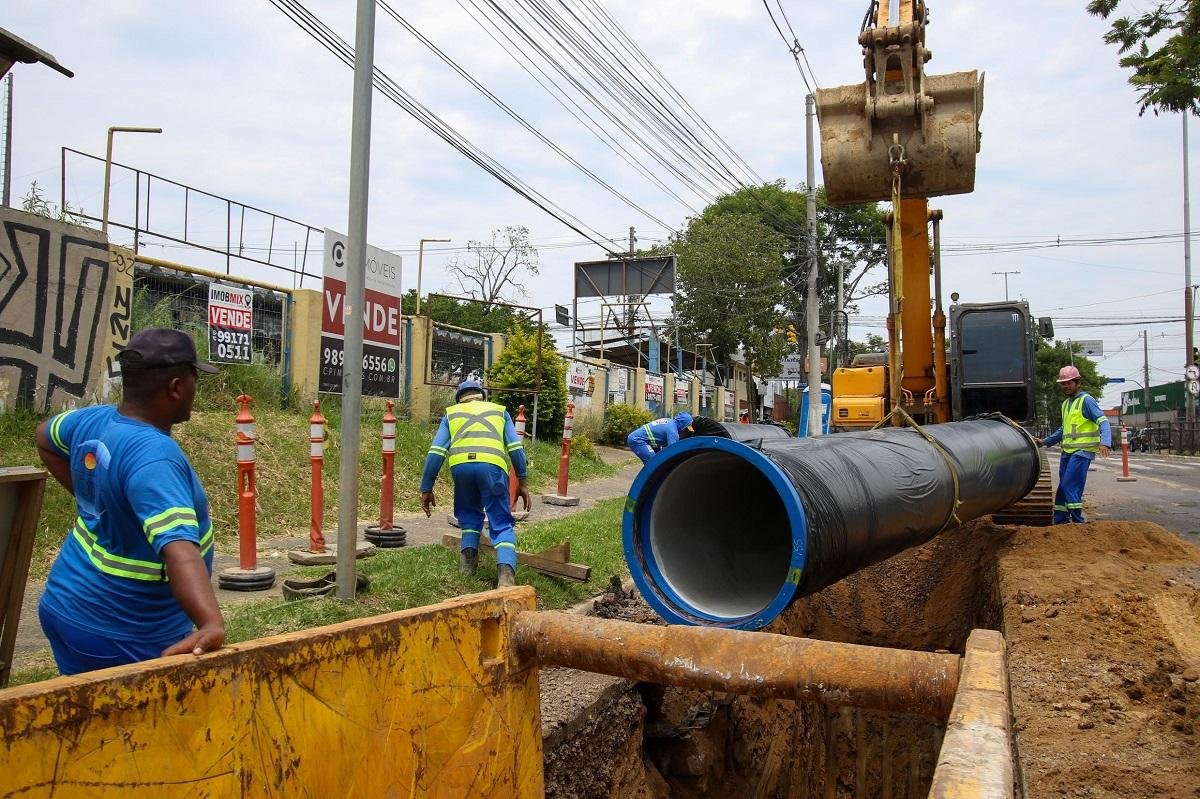 Servi&ccedil;o de instala&ccedil;&atilde;o da adutora ser&aacute; realizado, concomitantemente, em quatro pontos da Capital