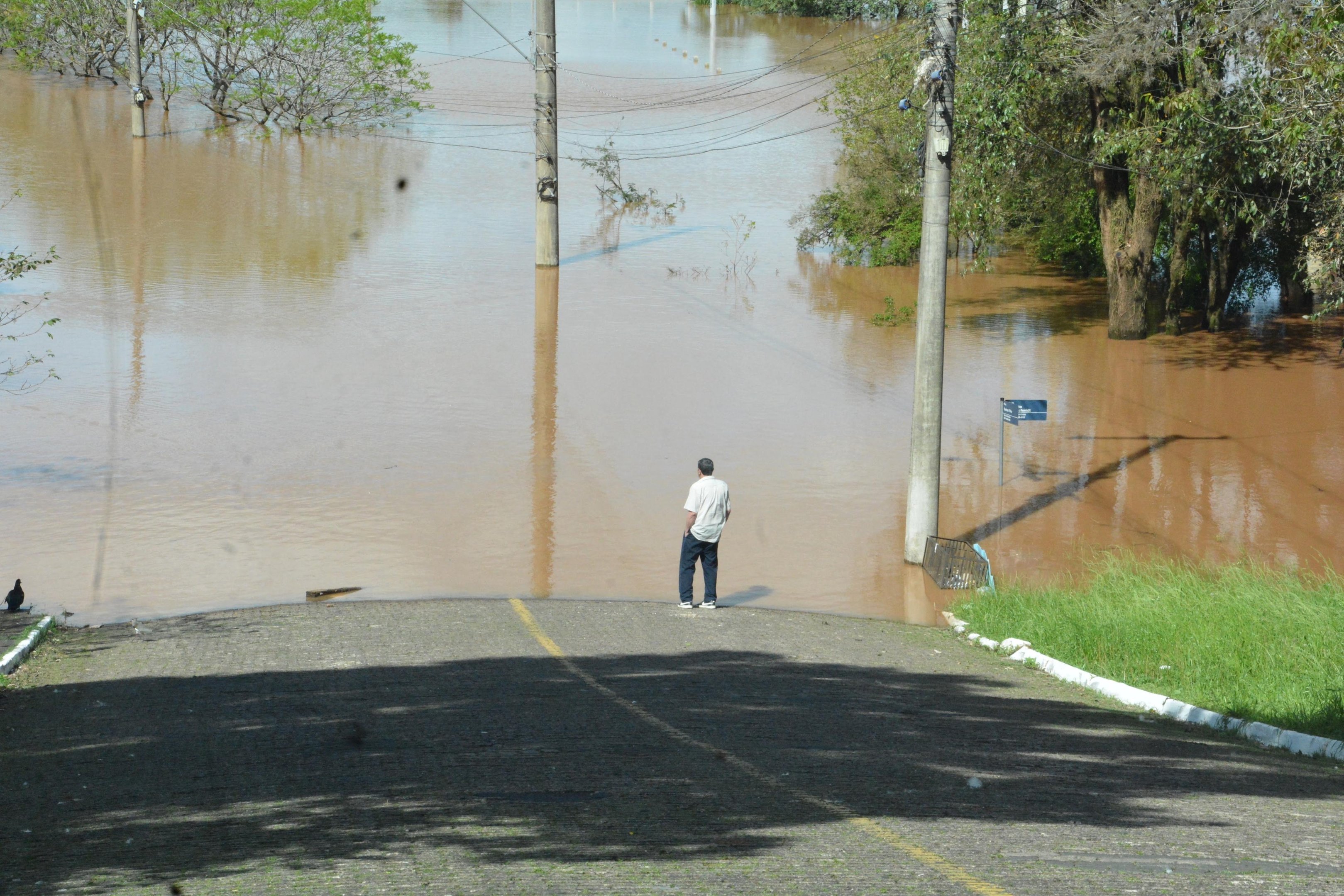 Em Lajeado, n&iacute;vel do rio Taquari come&ccedil;ou a baixar nesta ter&ccedil;a-feira