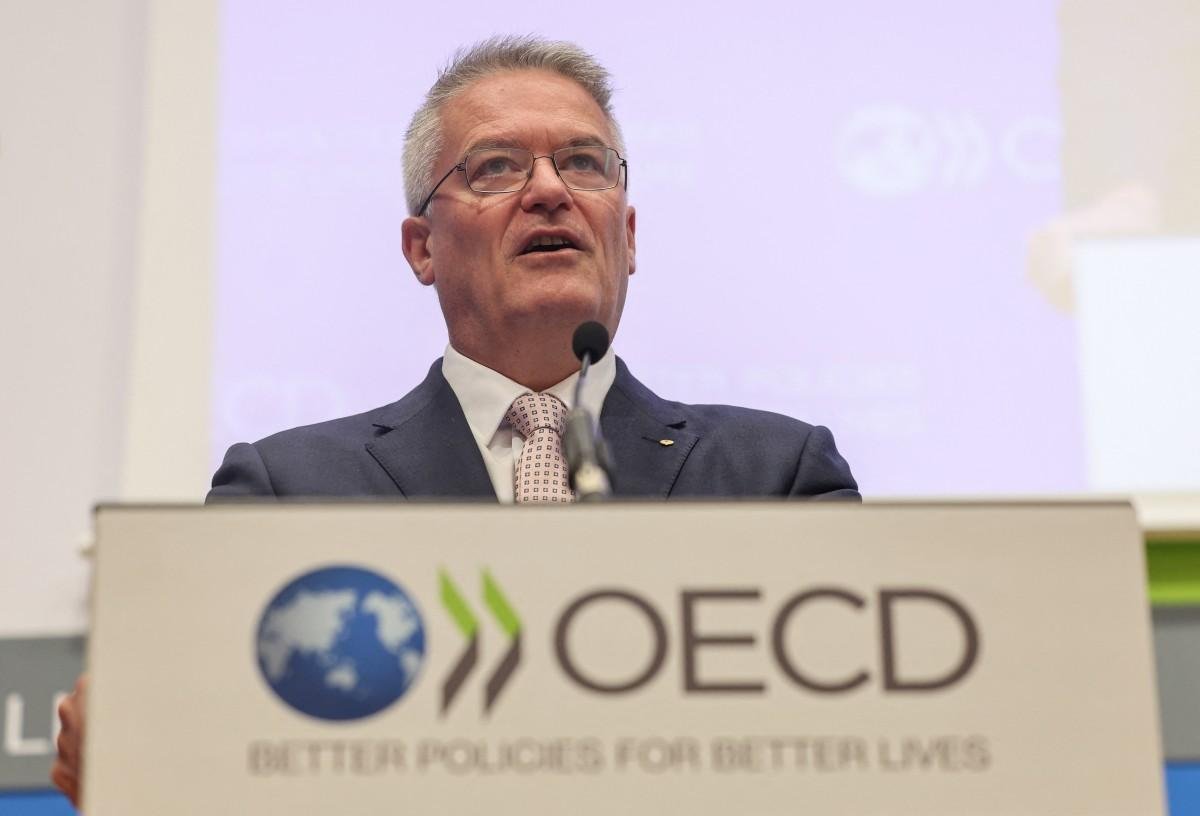 Secret&aacute;rio-geral Mathias Cormann discursa durante a apresenta&ccedil;&atilde;o das perspectivas econ&ocirc;micas provis&oacute;rias da OCDE, em Paris