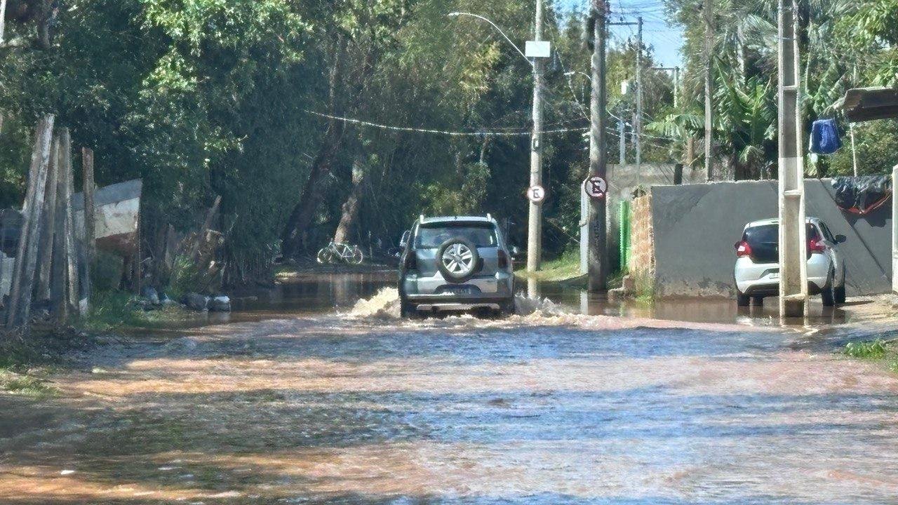 &Aacute;gua do Jacu&iacute; e Gua&iacute;ba sobe e preocupa moradores das ilhas de Porto Alegre