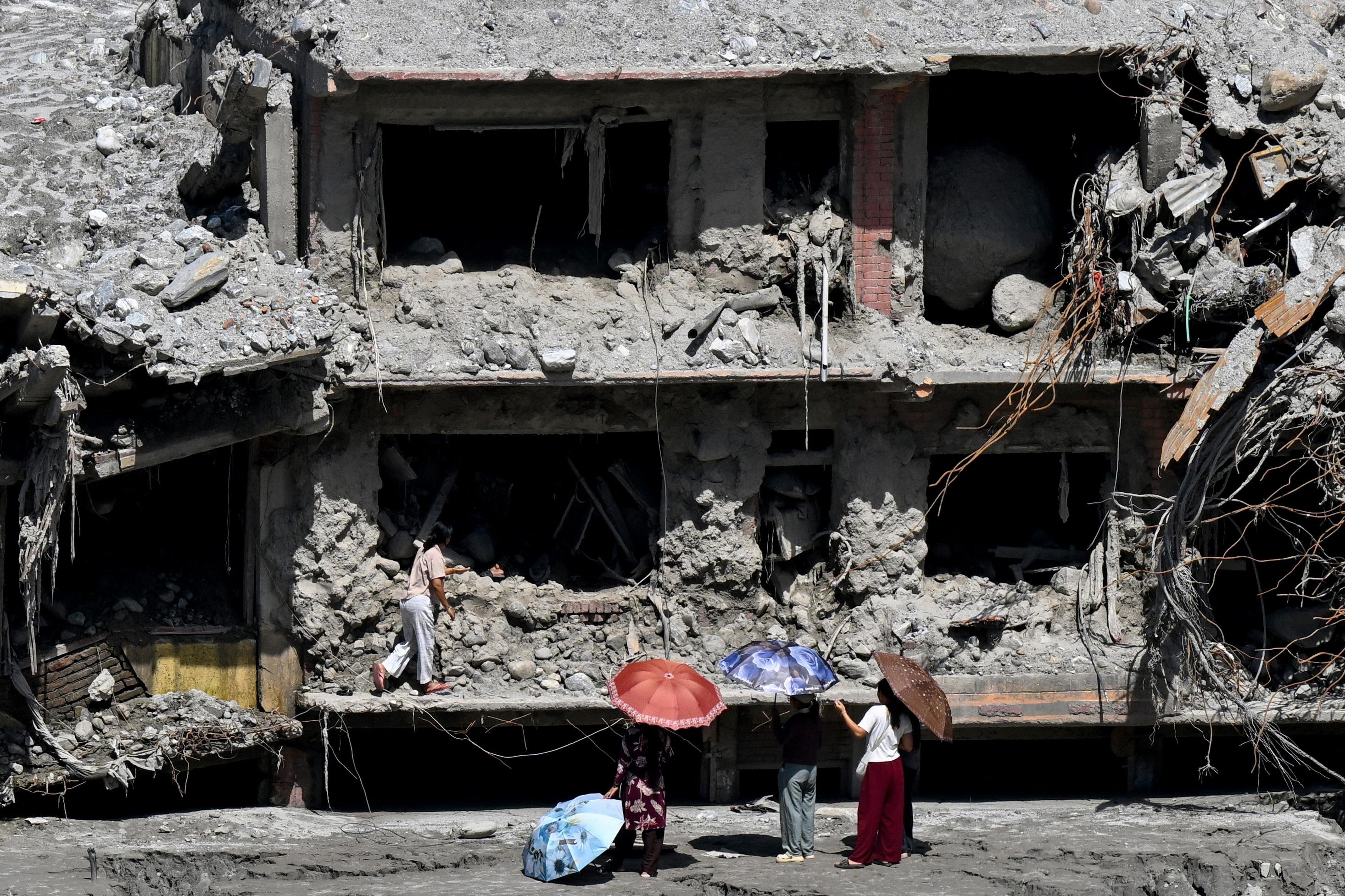 Desastre deixou mais de 1.400 mortos e mais de 6.000 desaparecidos no Nepal