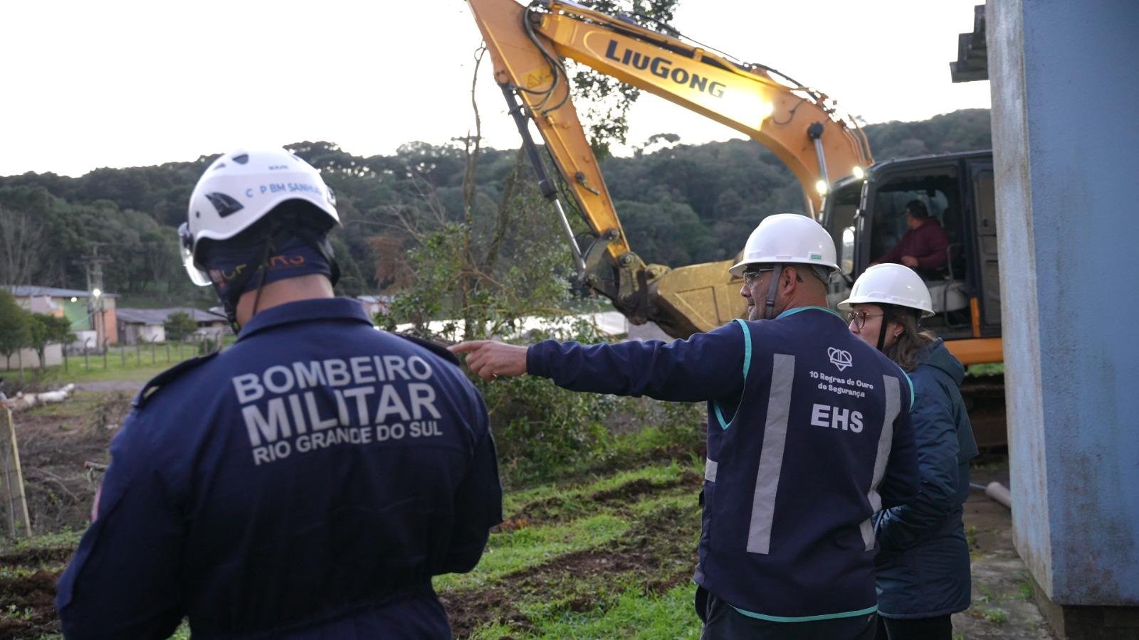 Bombas foram instaladas pela Corsan/ Aegea para escoar a &aacute;gua para um rio pr&oacute;ximo