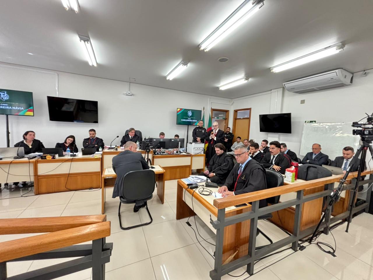 O primeiro a falar no plen&aacute;rio foi o delegado Alexandre Souza