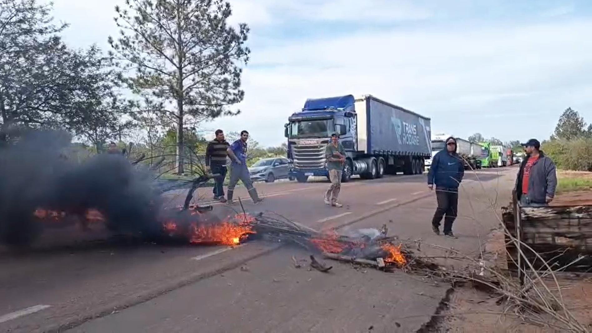 Segundo dia de manifesta&ccedil;&otilde;es &eacute; marcado por bloqueios &agrave; equipes da CEEE Equatorial