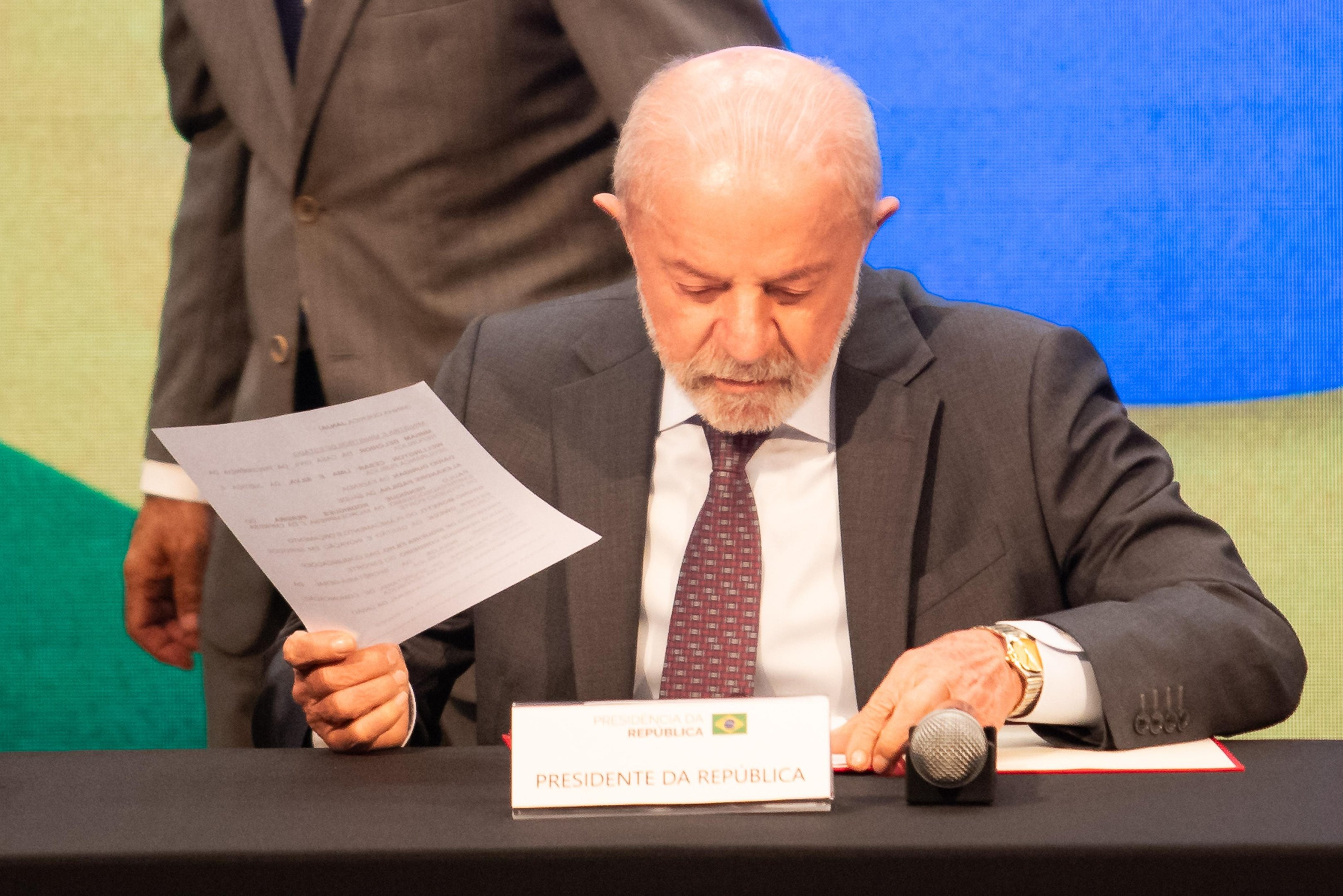 Presidente destaca que o governo vai comprar as d&iacute;vidas e acertar a vida das pessoas, em um modelo aprimorado